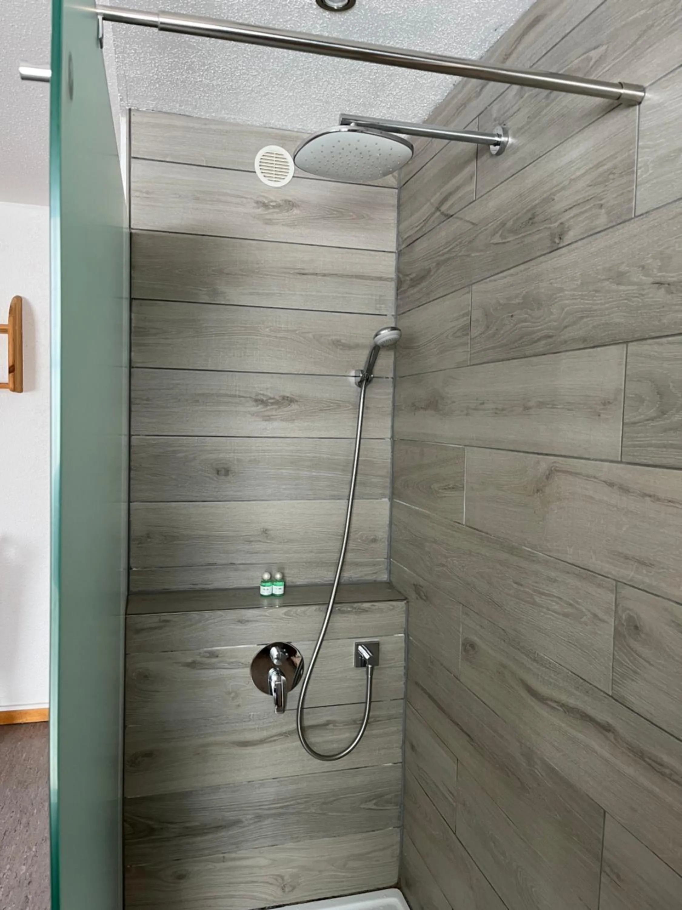 Shower in Berggasthof zur Todtnauer Hütte