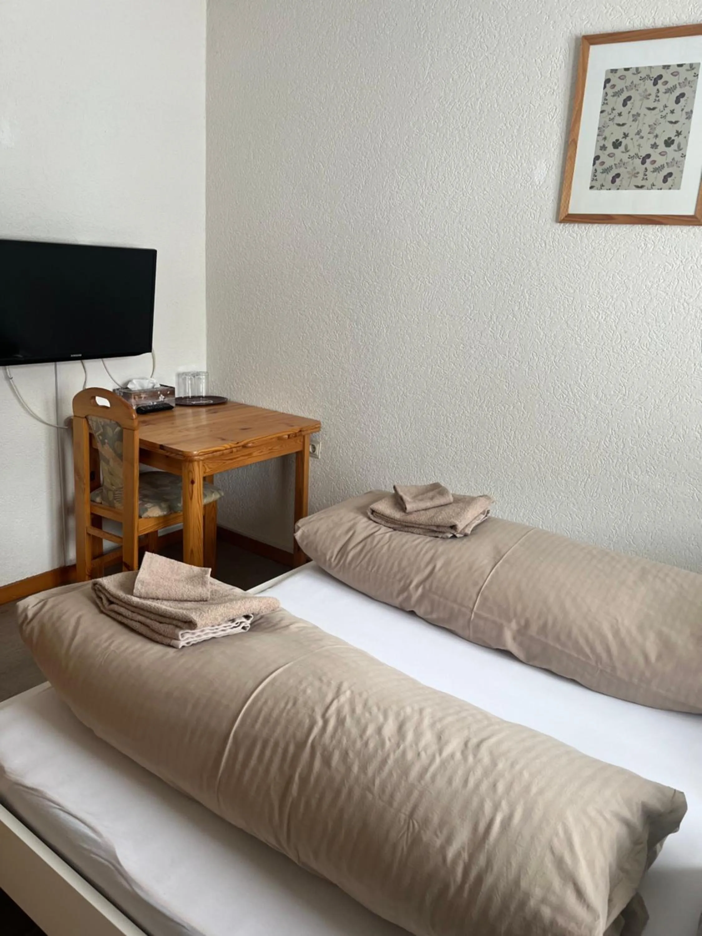 Photo of the whole room, Bed in Berggasthof zur Todtnauer Hütte