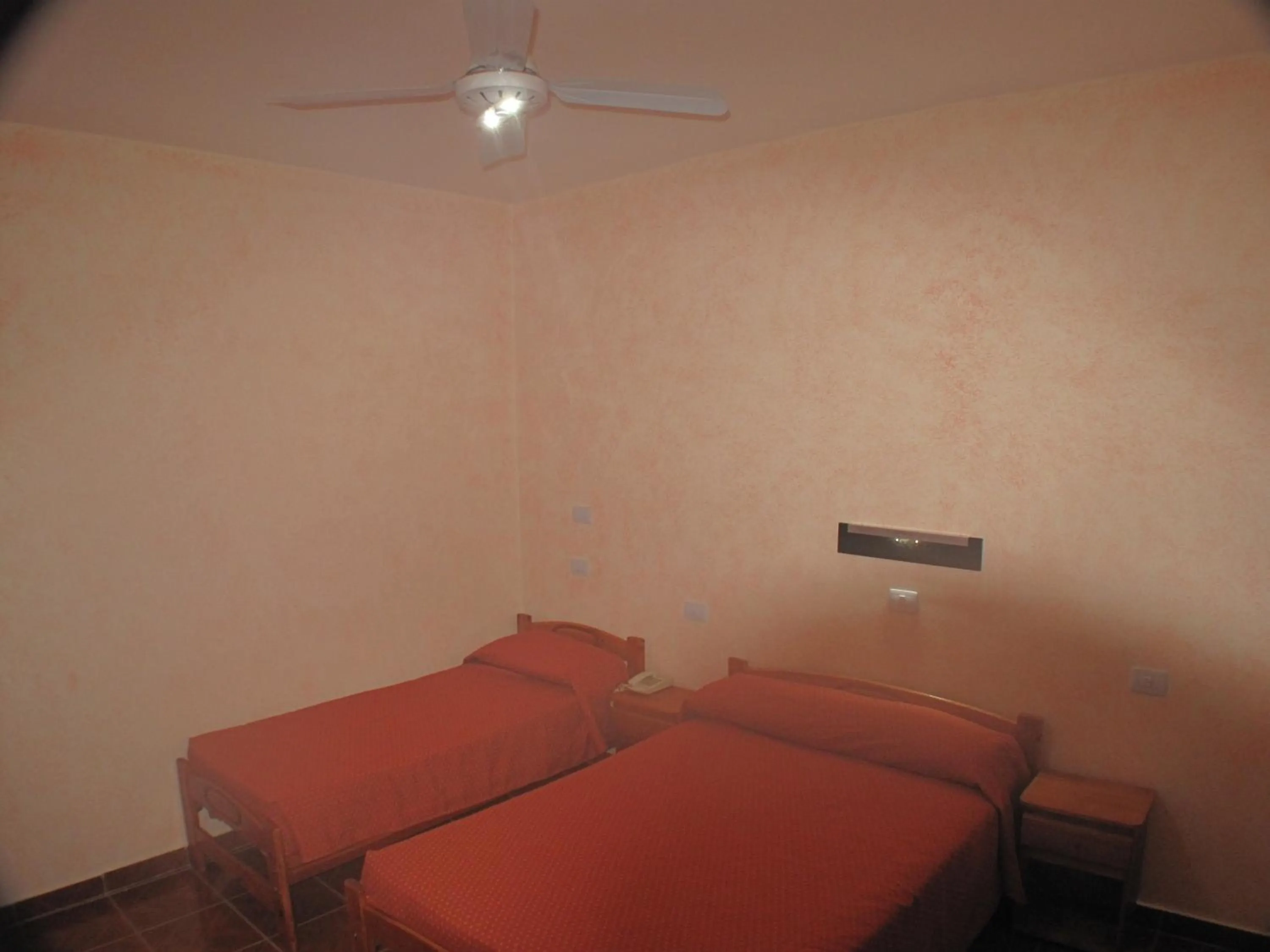 Photo of the whole room in Hotel Los Cedros