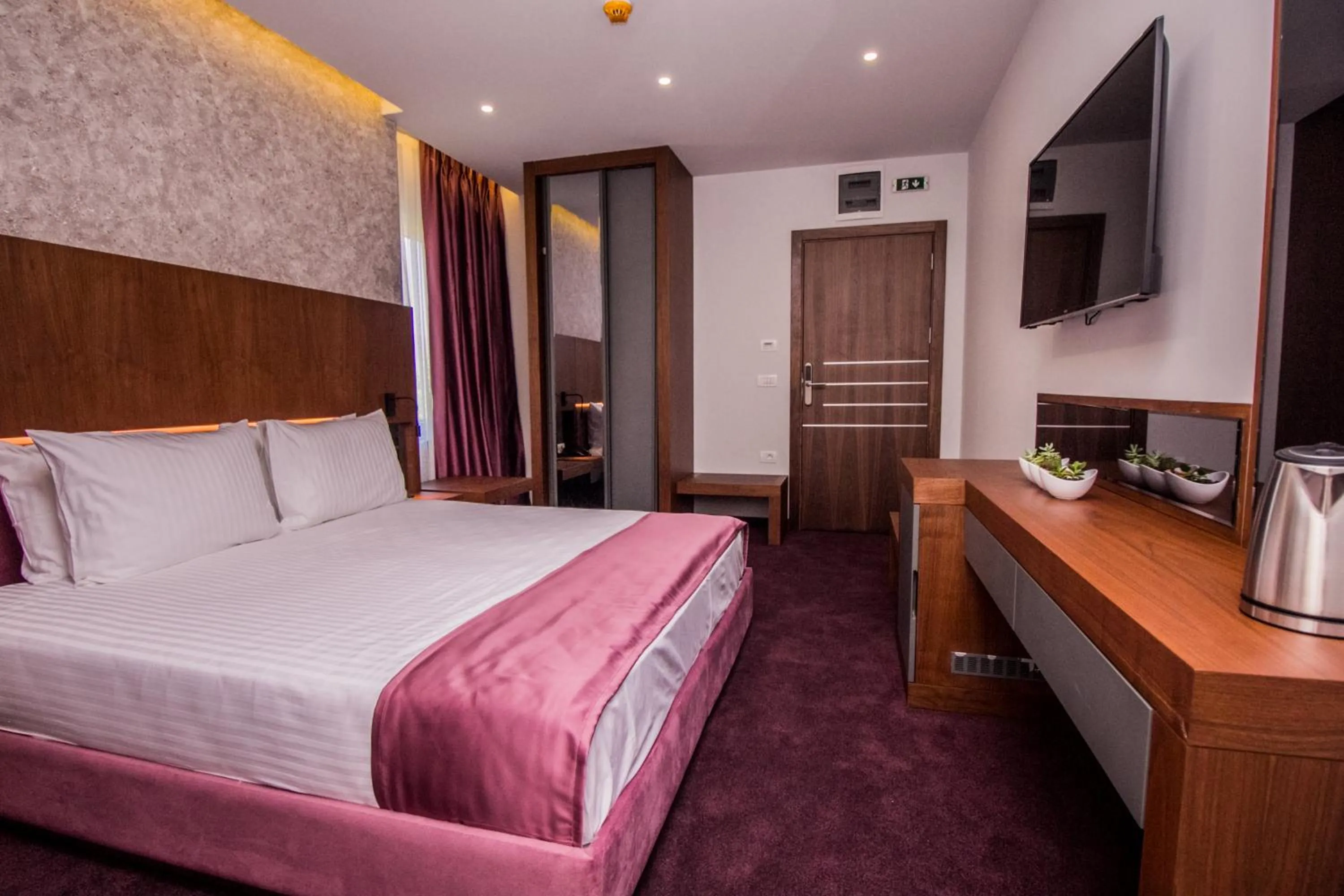 Hotel Bograd - Apartments & Lounge Station