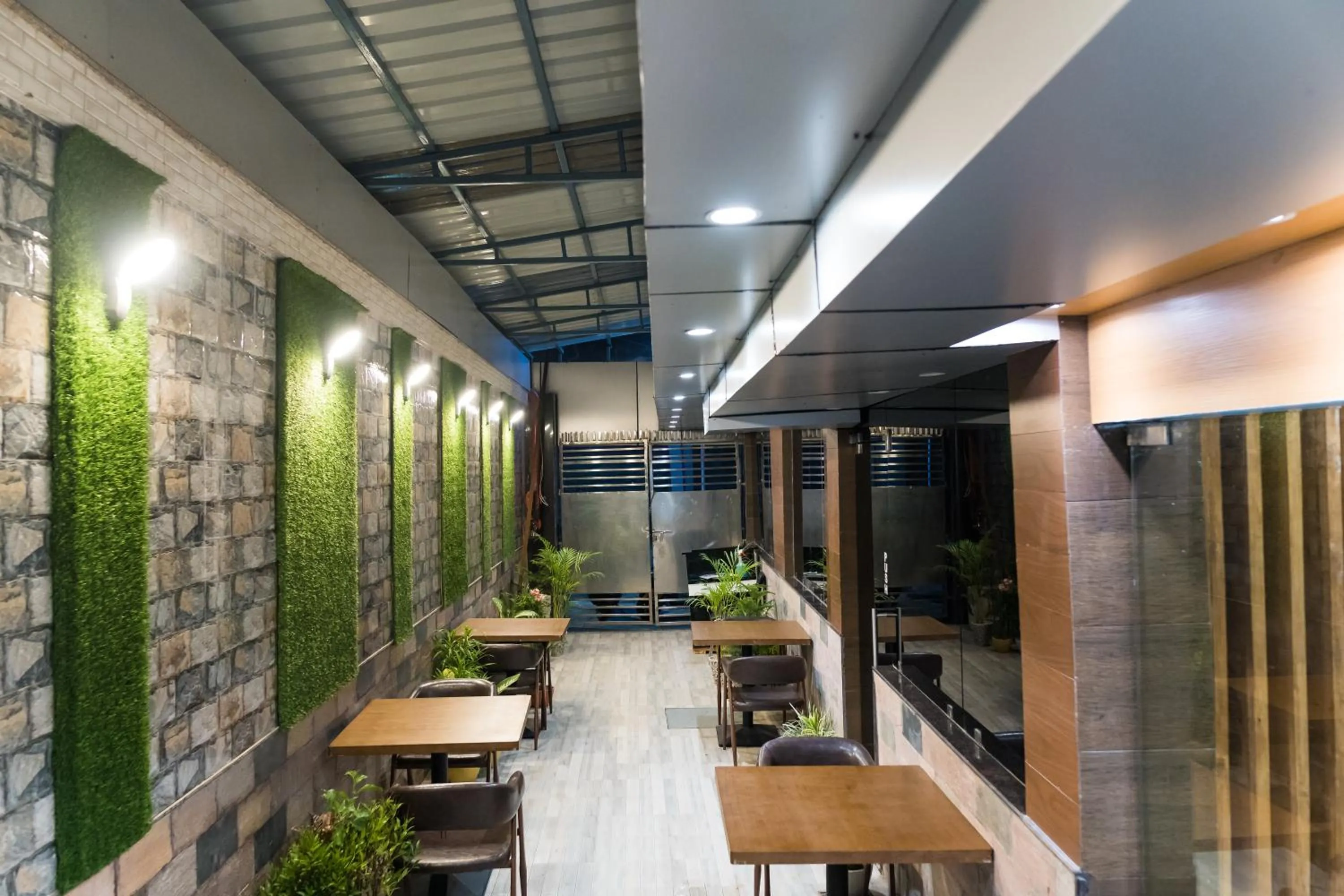 Restaurant/places to eat in The Avenue Hotel Ballygunge