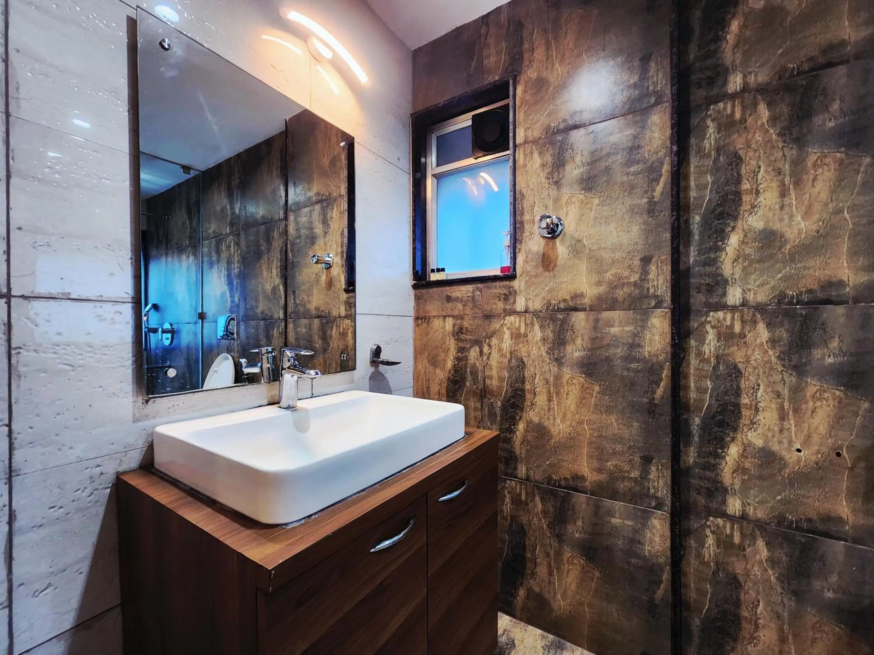 Bathroom in The Avenue Hotel Ballygunge