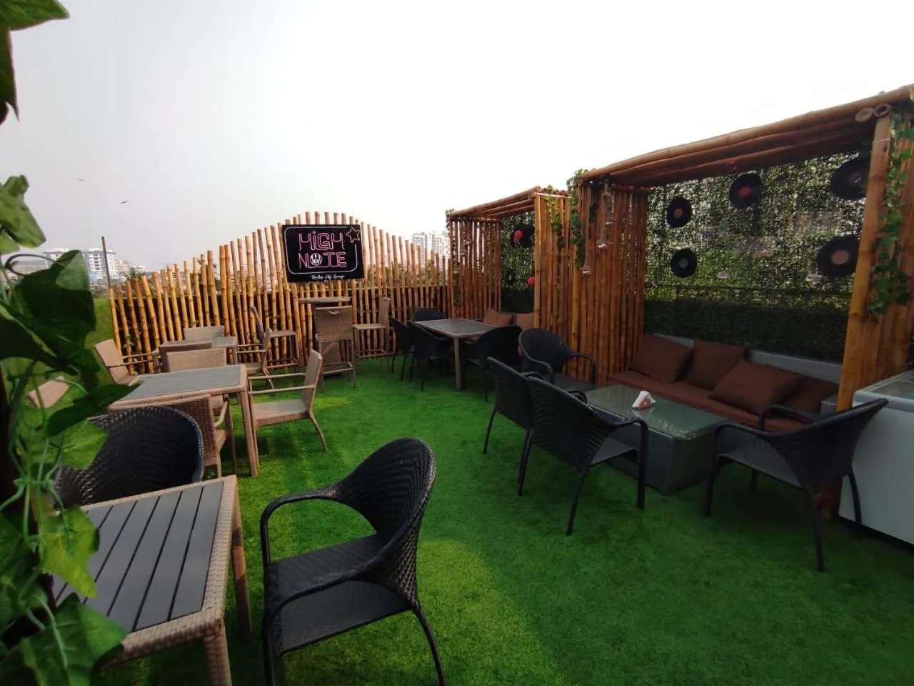 Lounge or bar in The Avenue Hotel Ballygunge