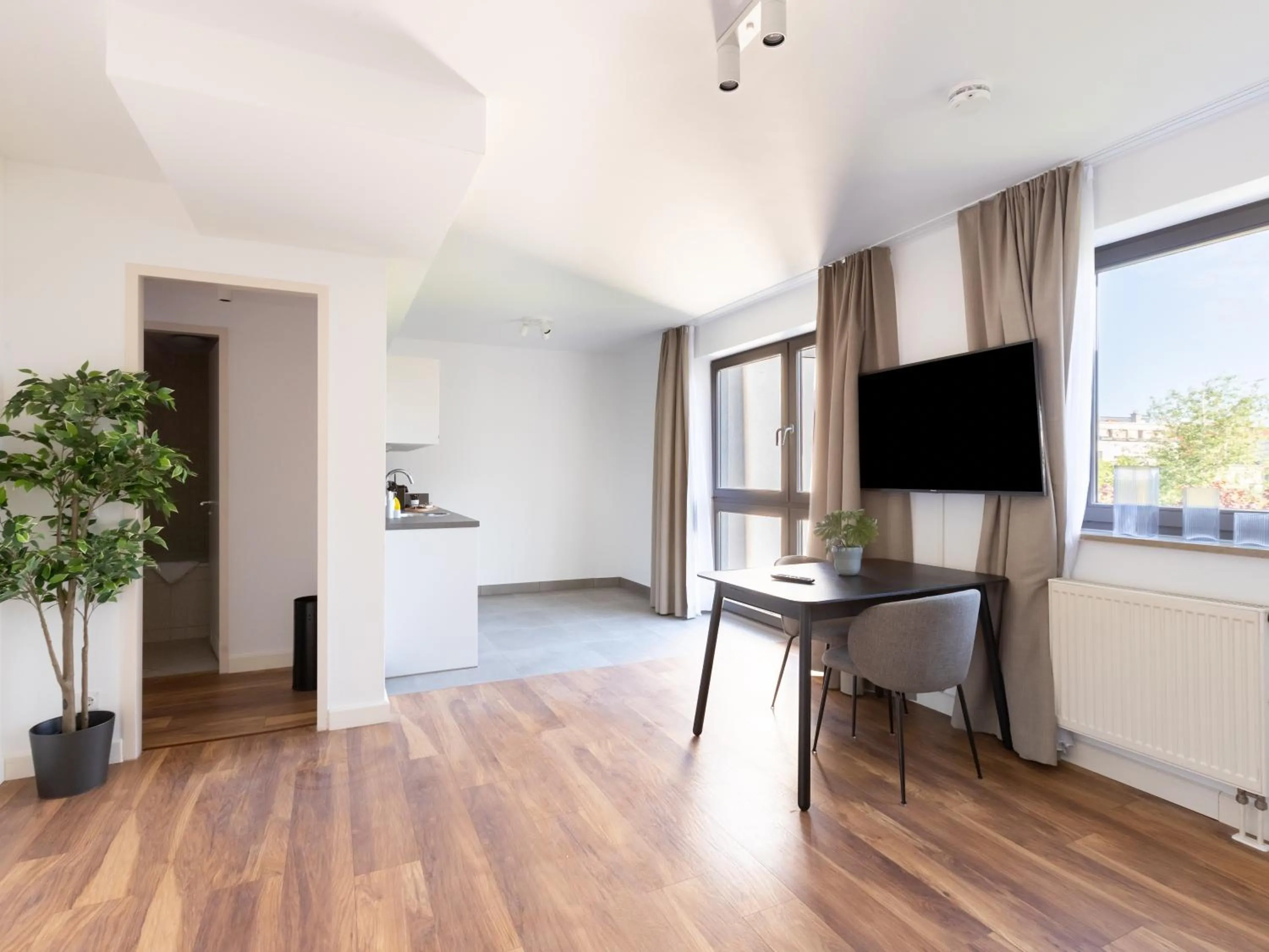 Seating area in Flower's Berlin by Limehome - Digital Access