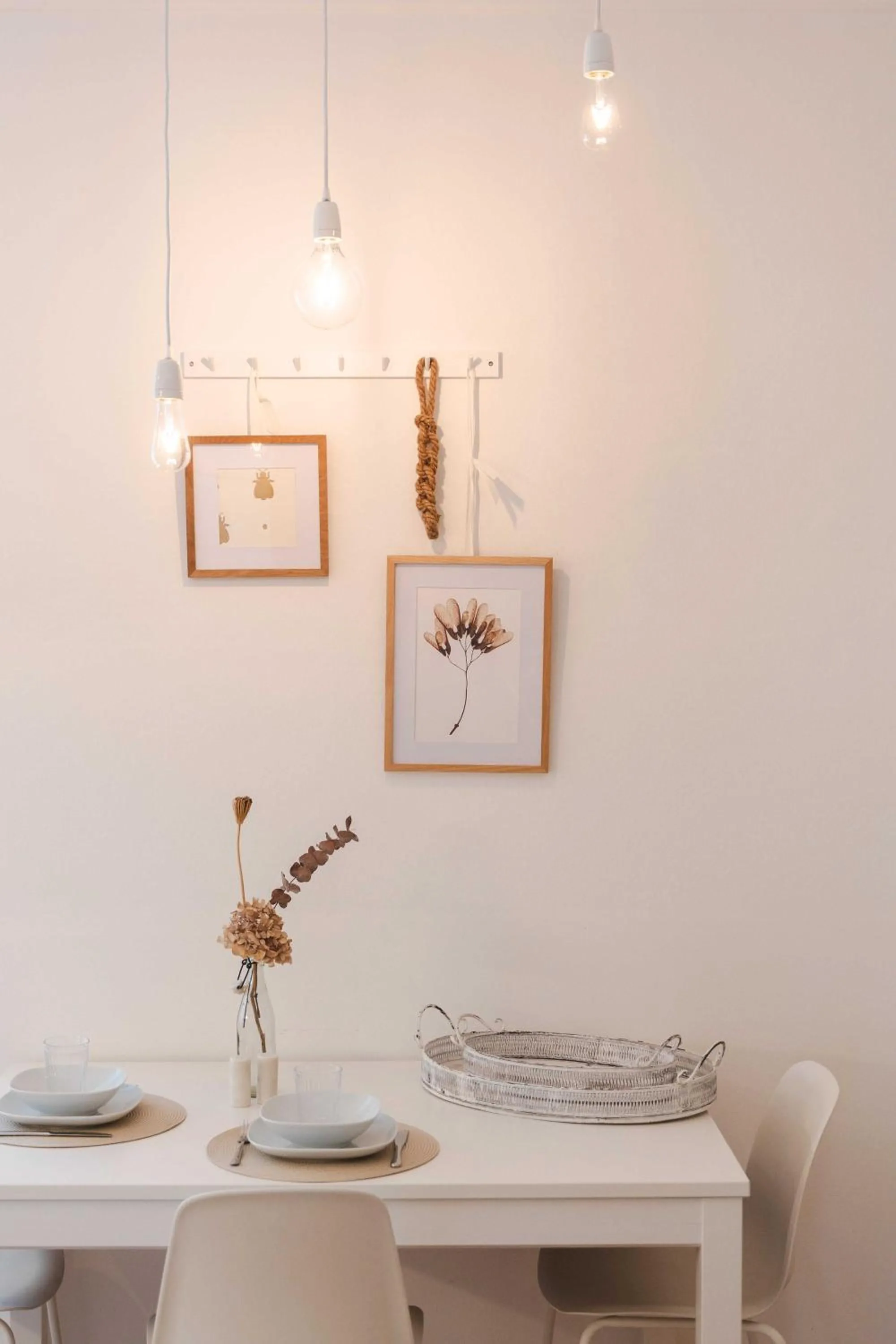 White Flat by GrazRentals Architect Designed & Stylish & Free Parking