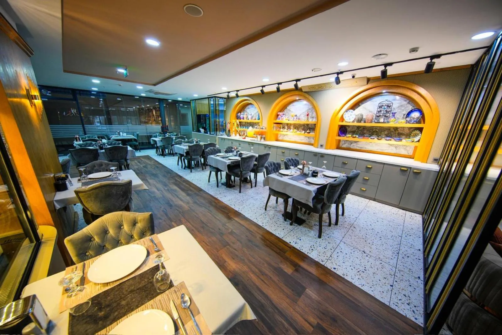 Restaurant/places to eat in İstport Hotels