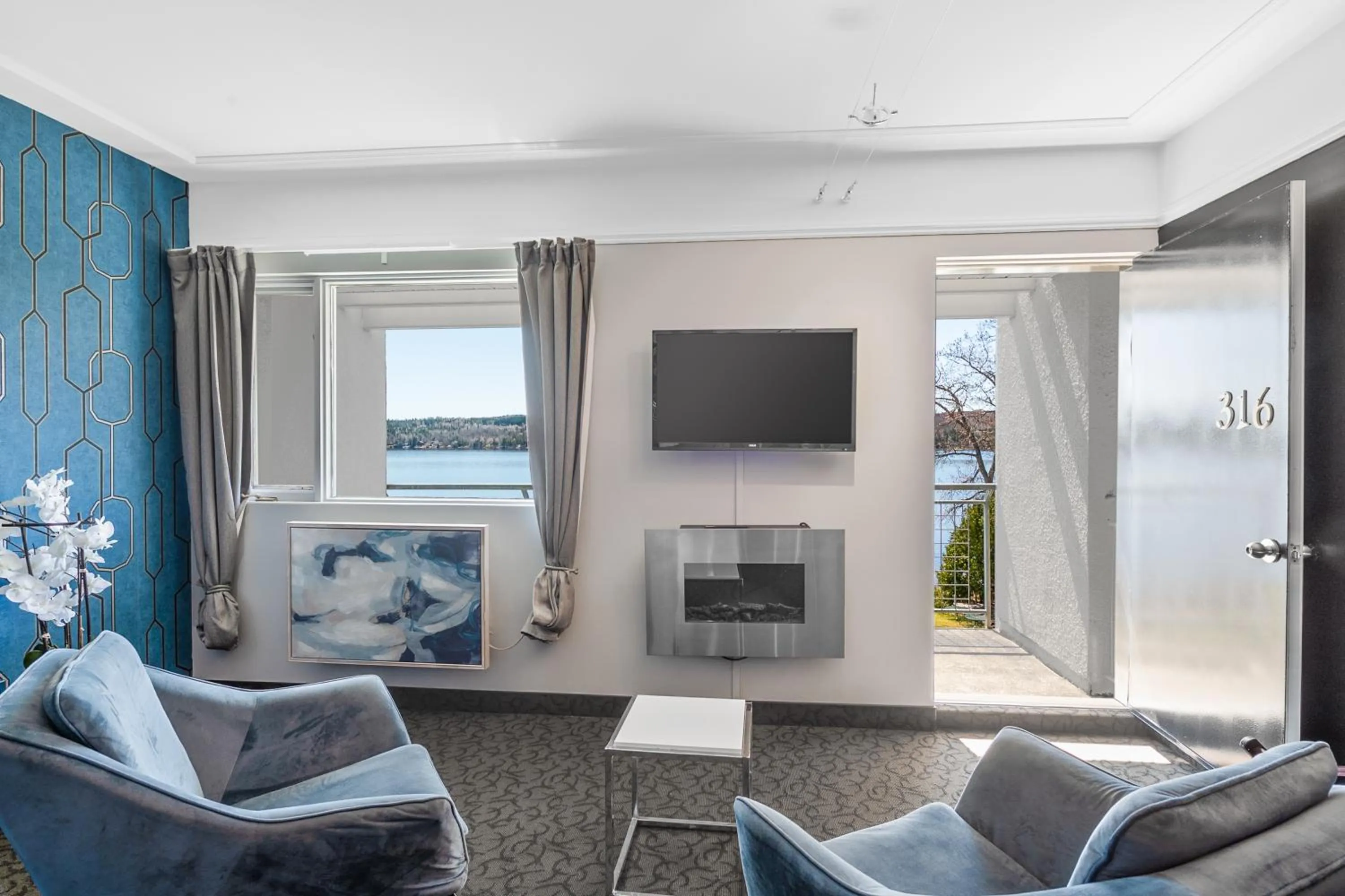 Seating area in Manoir Lac-Etchemin