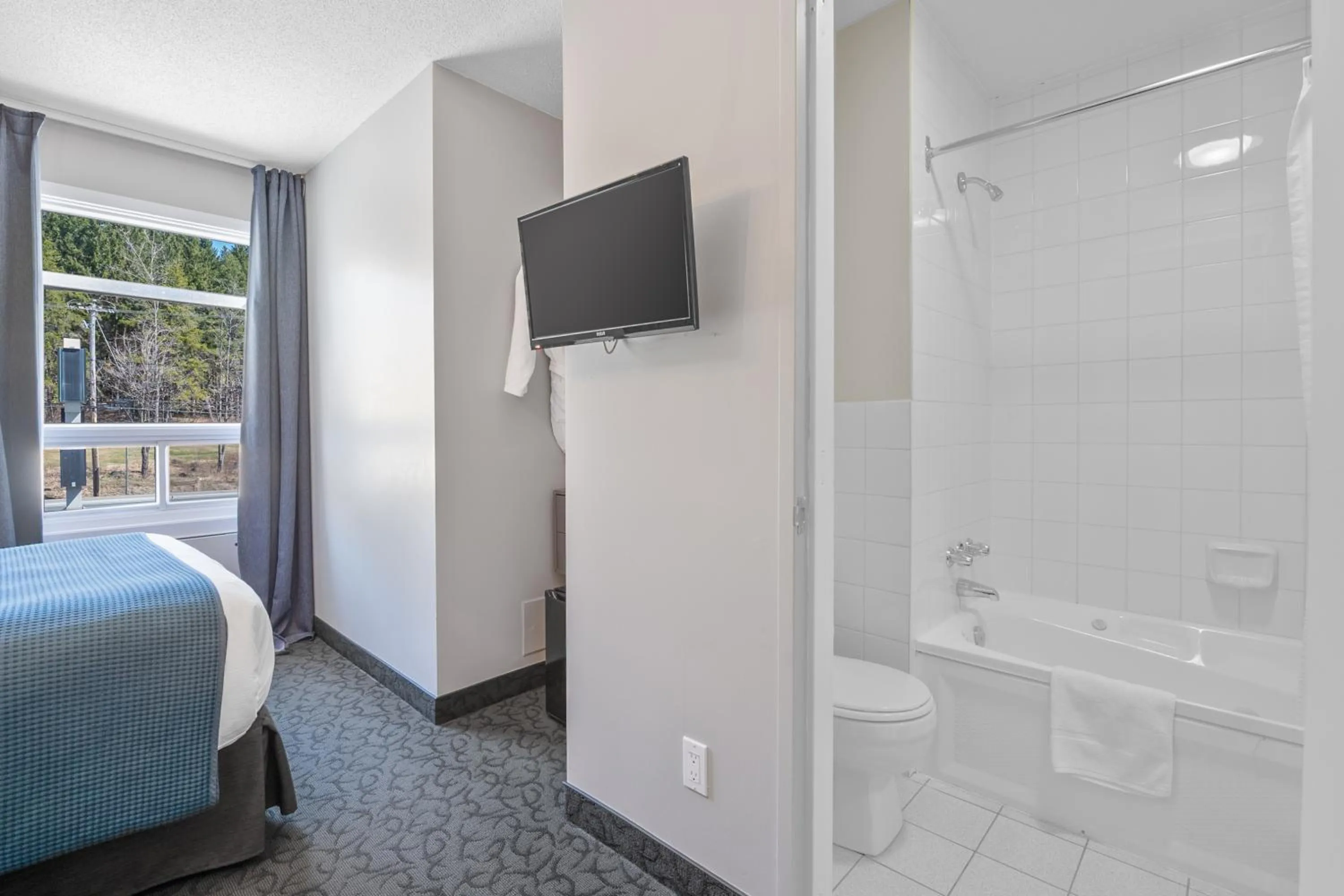 Bathroom, Bed in Manoir Lac-Etchemin