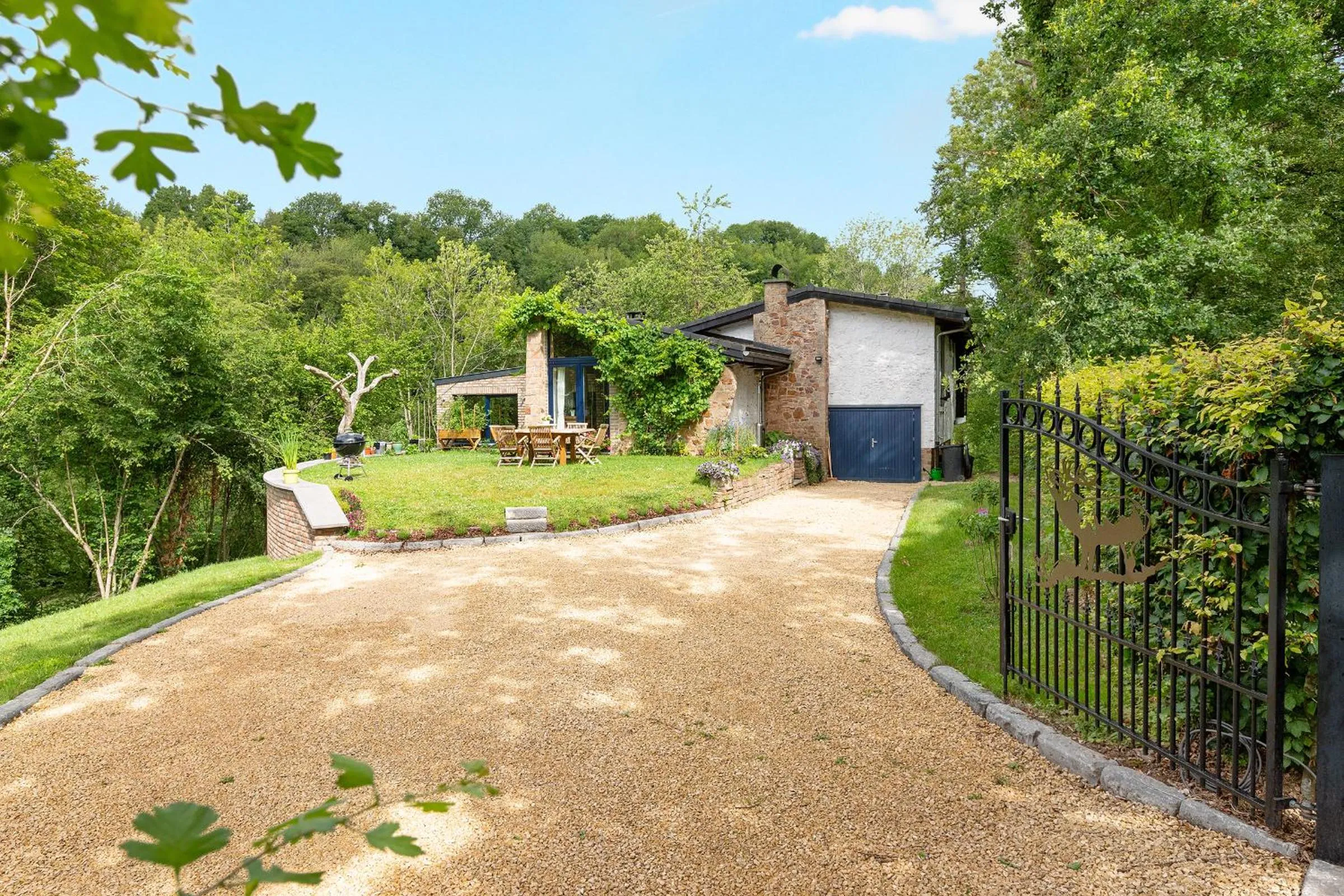 Facade/entrance in Chez Madame Irma