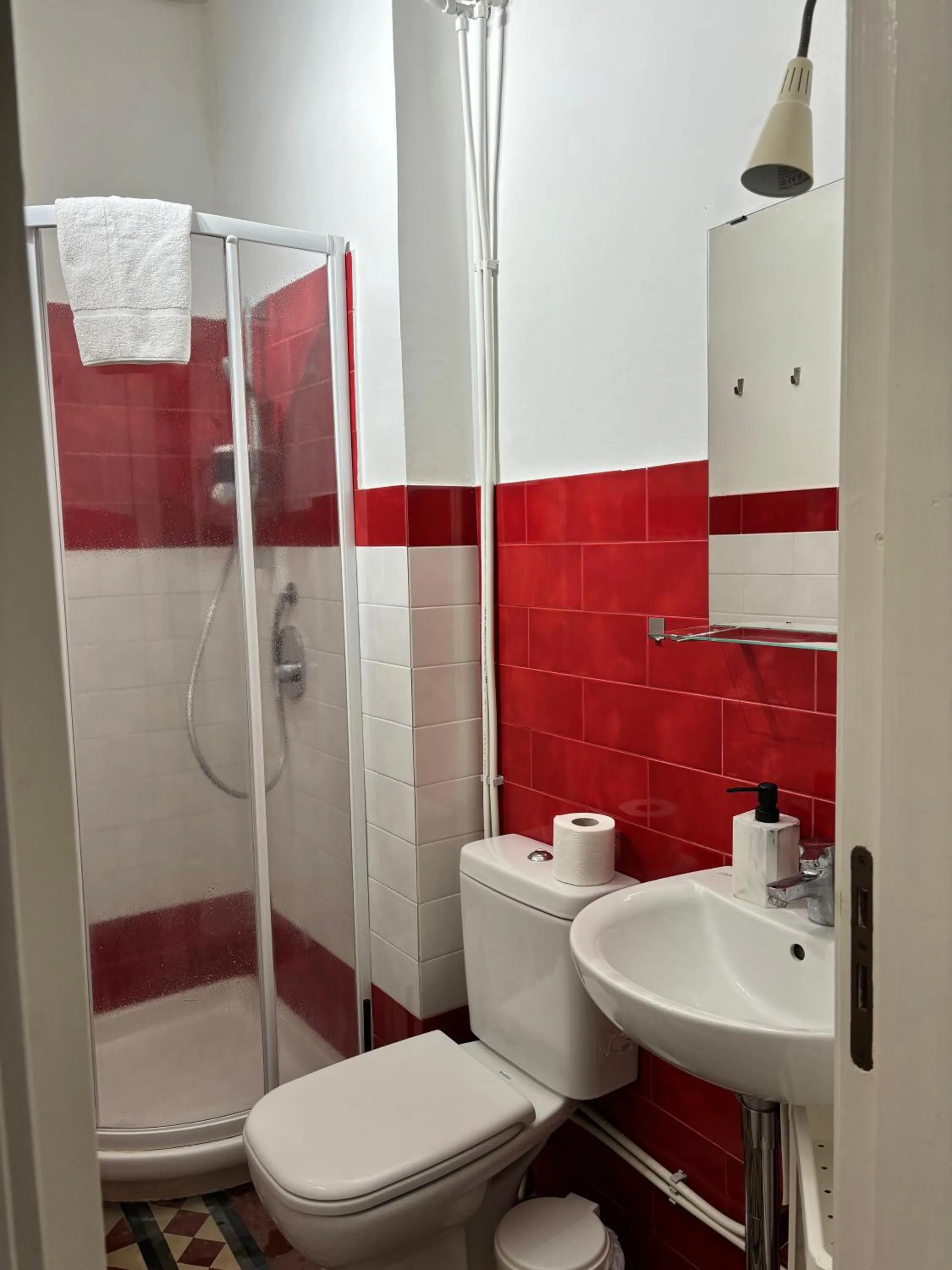Shower in Il Teatro Rooms