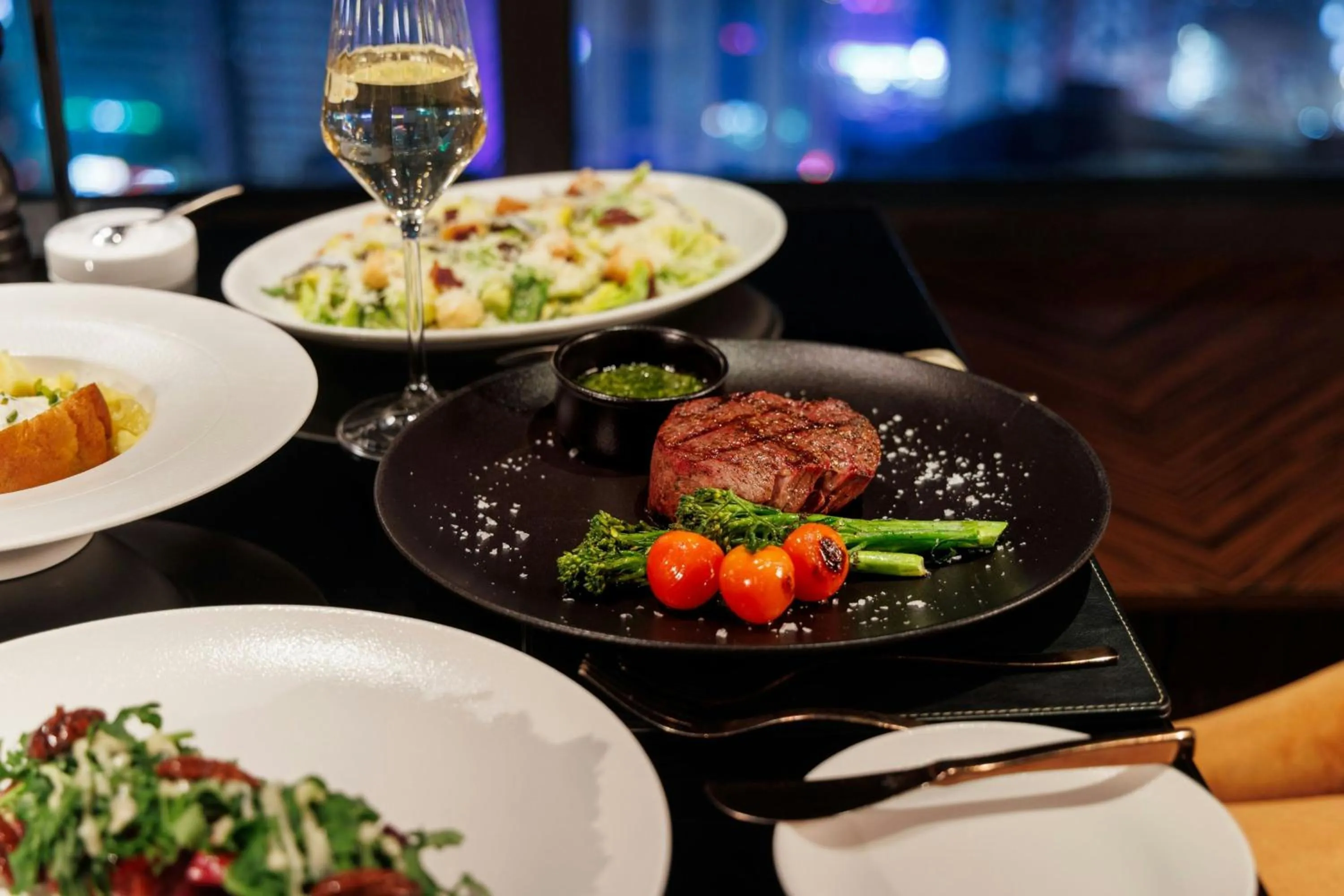 Restaurant/places to eat in Le Royal Meridien Abu Dhabi