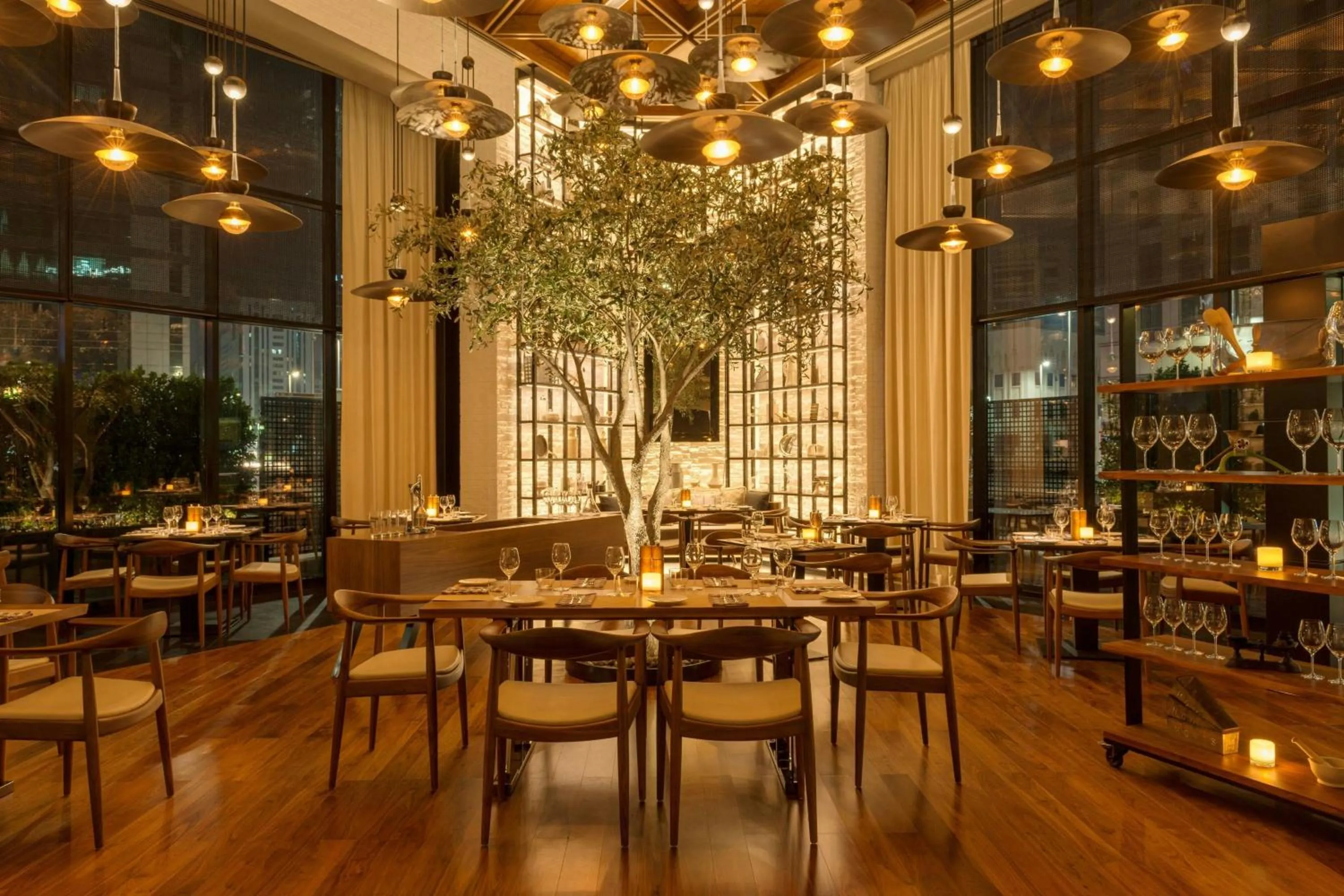 Kitchen or kitchenette in Le Royal Meridien Abu Dhabi