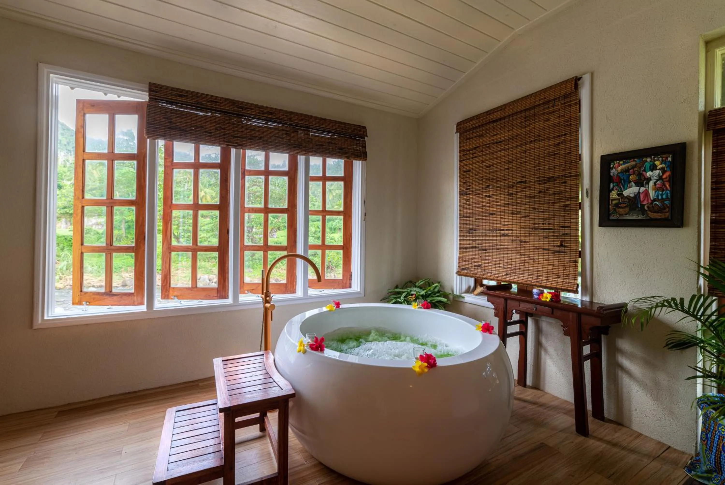 Hot Tub in Rosalie Bay Eco Resort & Spa