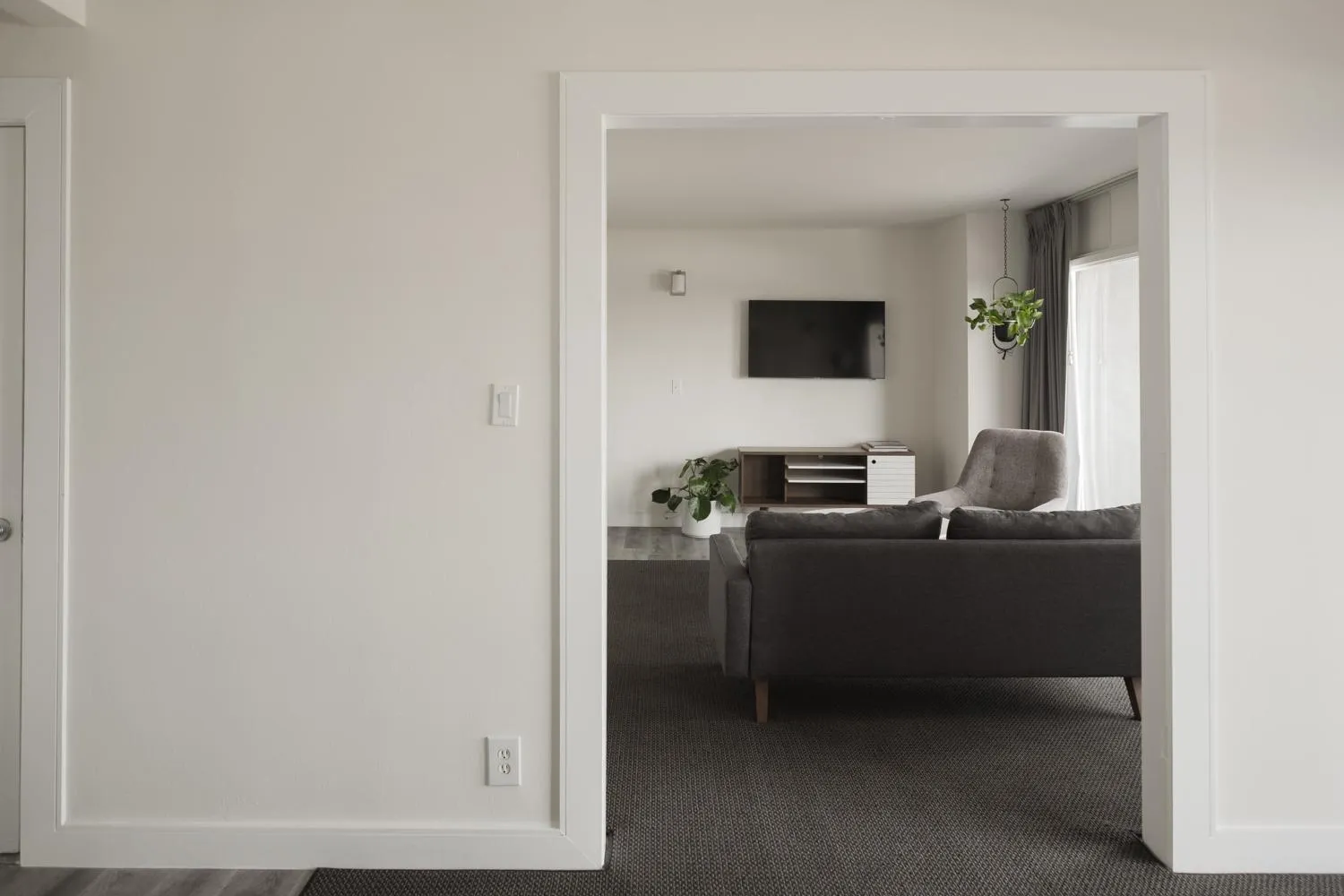 TV and multimedia in Hollywood Hills Hotel