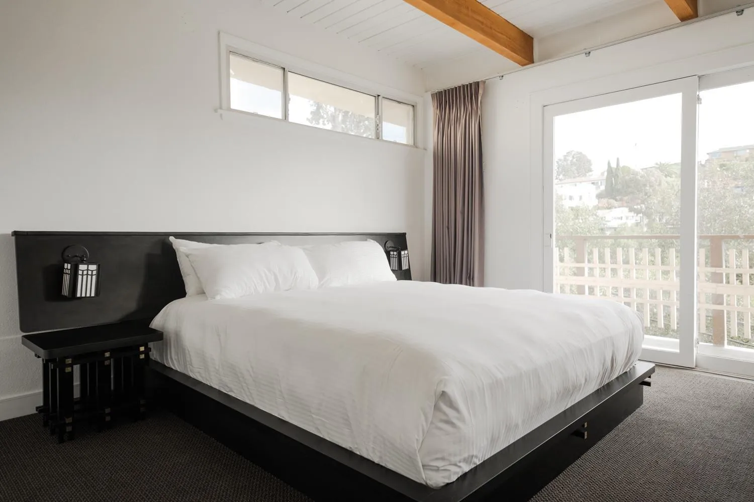 Bedroom, Bed in Hollywood Hills Hotel