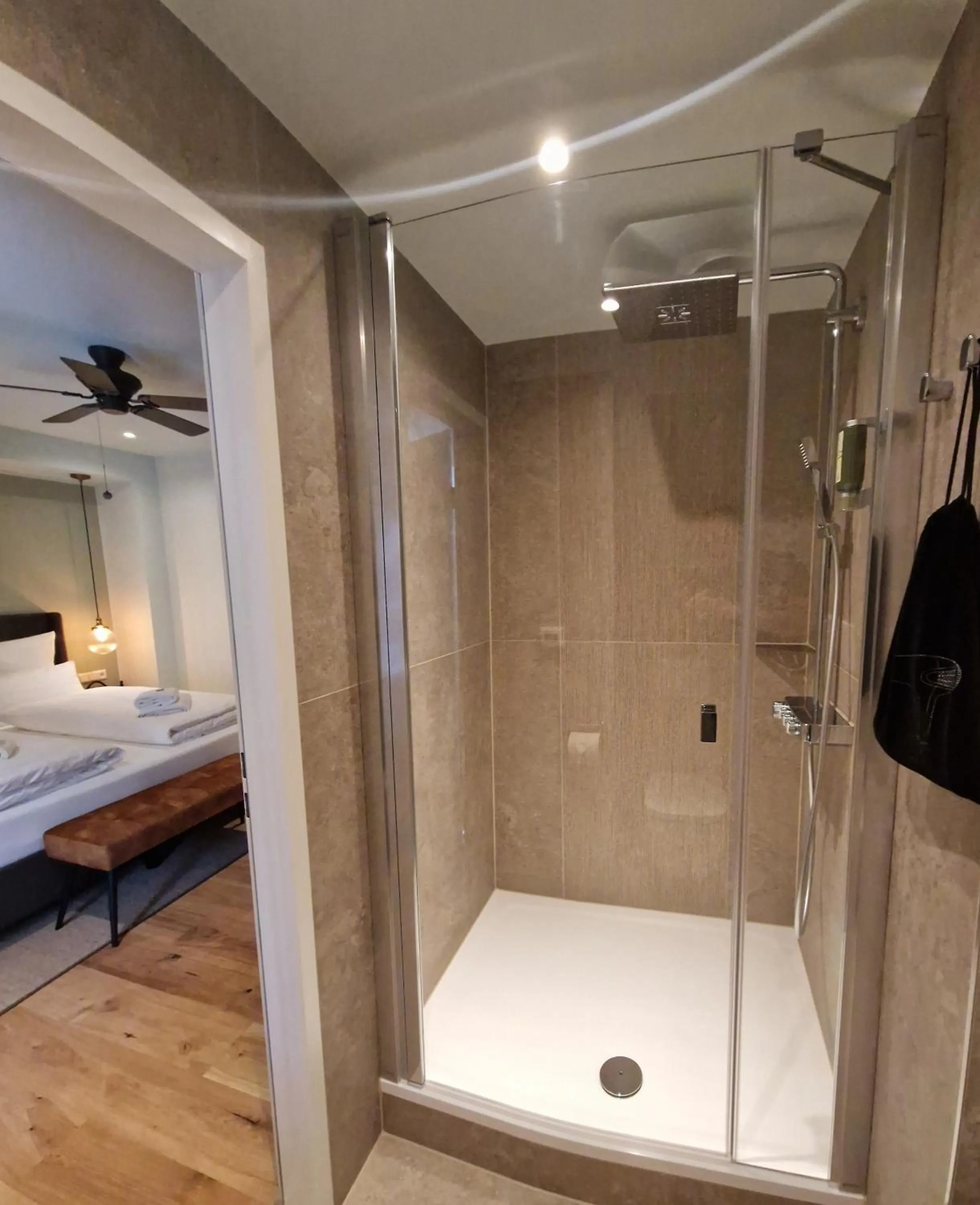 Shower, Bed in Churfuerstliche Waldschaenke