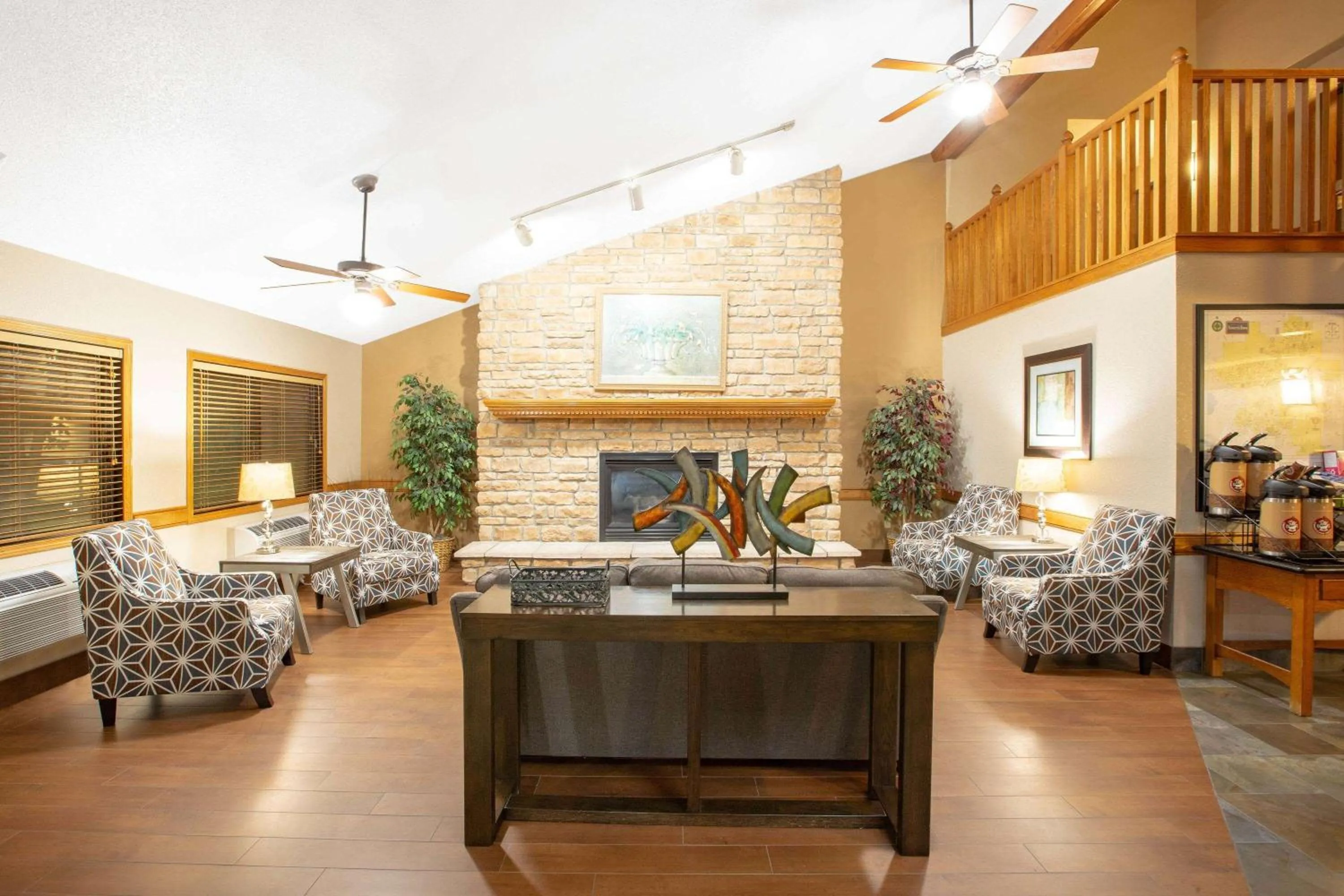 Lobby or reception in AmericInn by Wyndham Ankeny/Des Moines