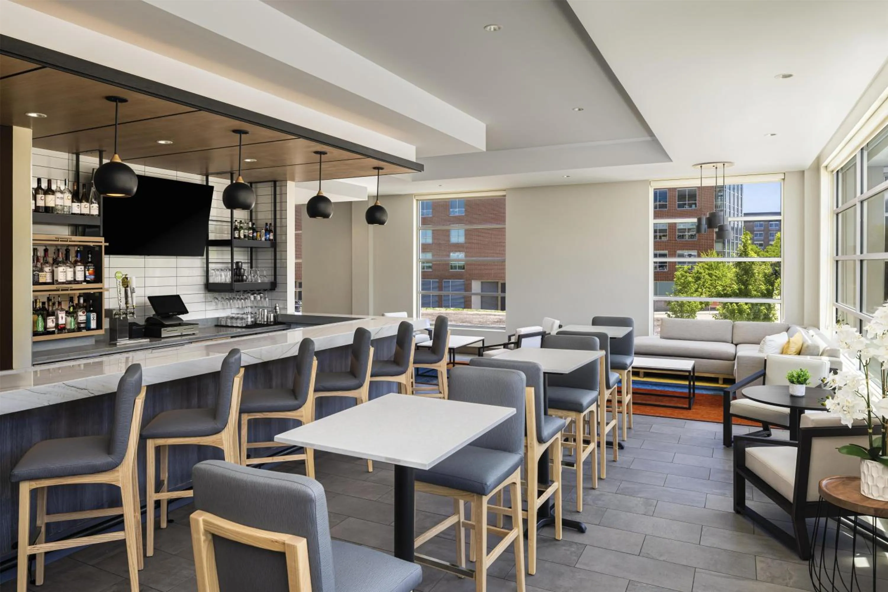 Lounge or bar in Hyatt House Pittsburgh-South Side
