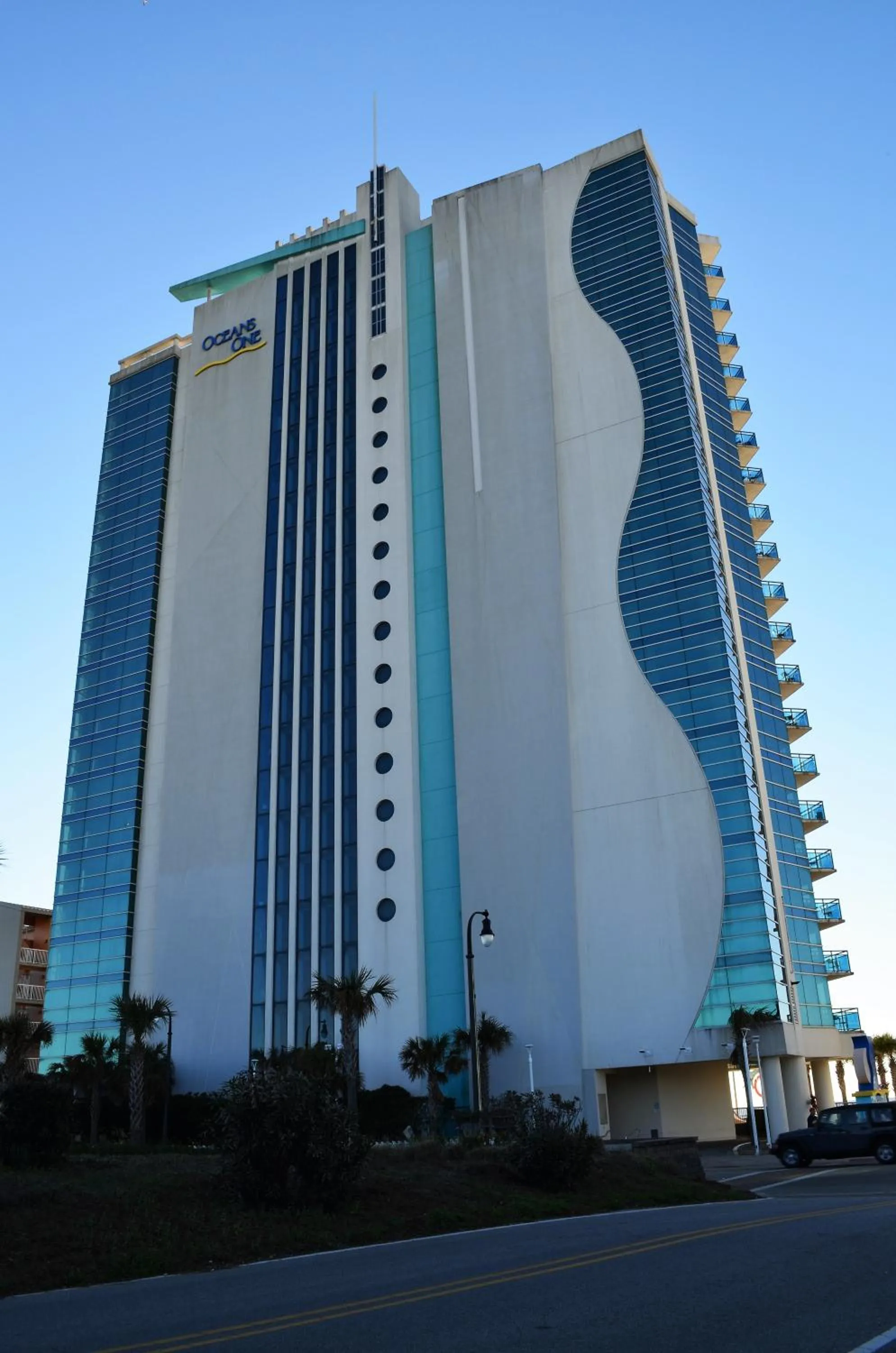 Property building in Spectacular Ocean Front Real 1 Bedroom Condo, 2 Ba