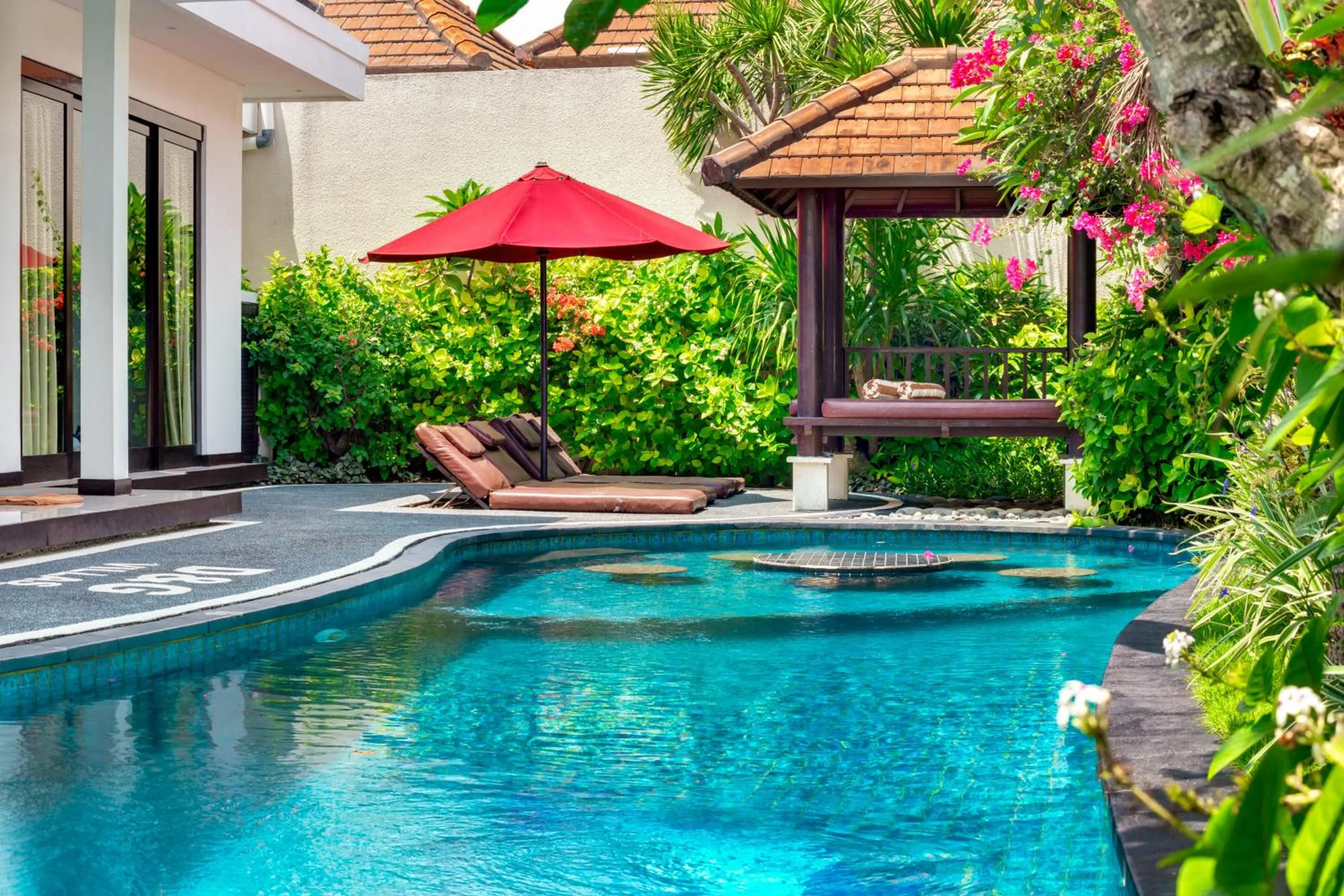 Swimming pool in D&G Villas Nusa Dua