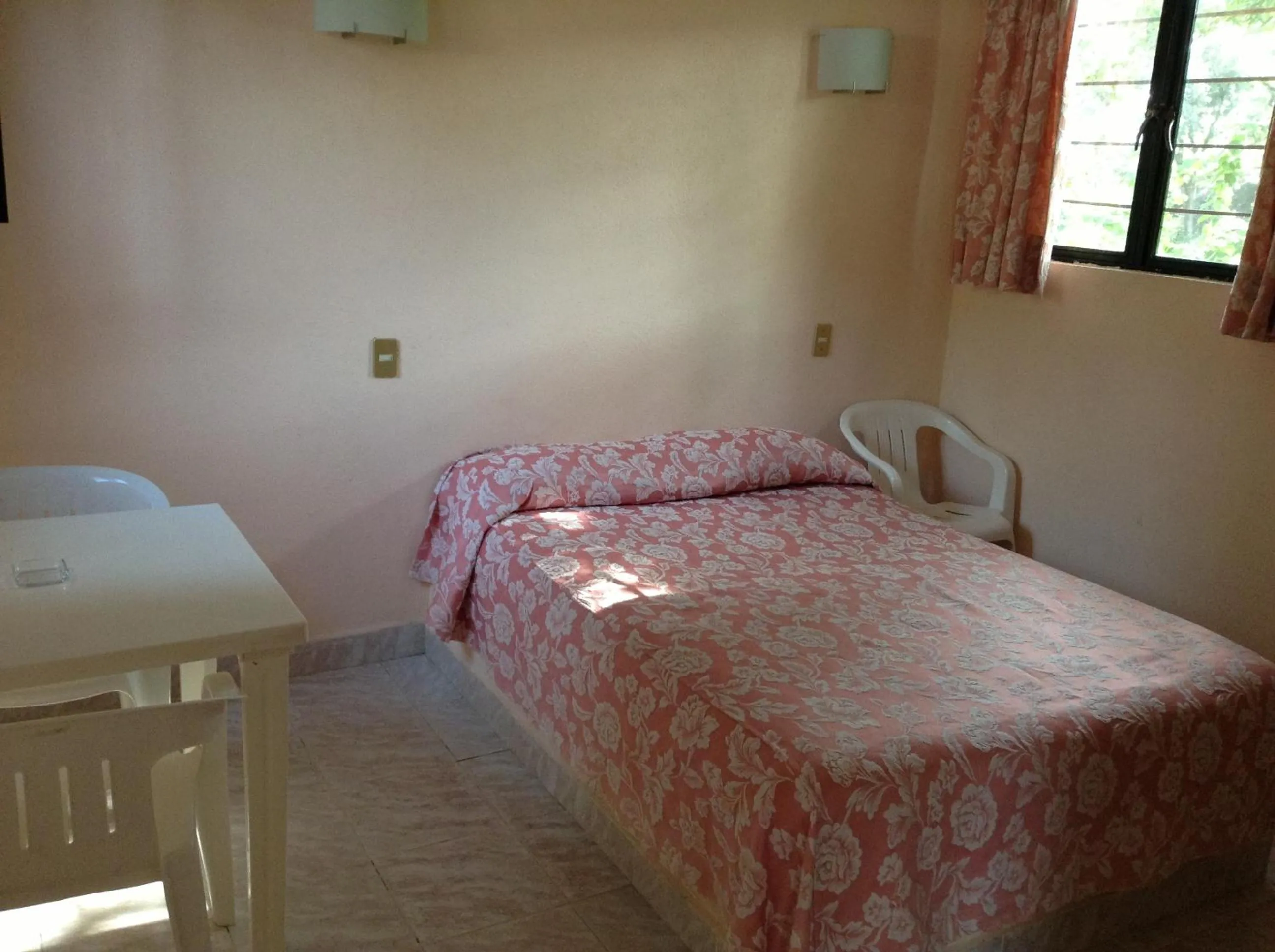 Photo of the whole room, Bed in Hotel Tecozautla