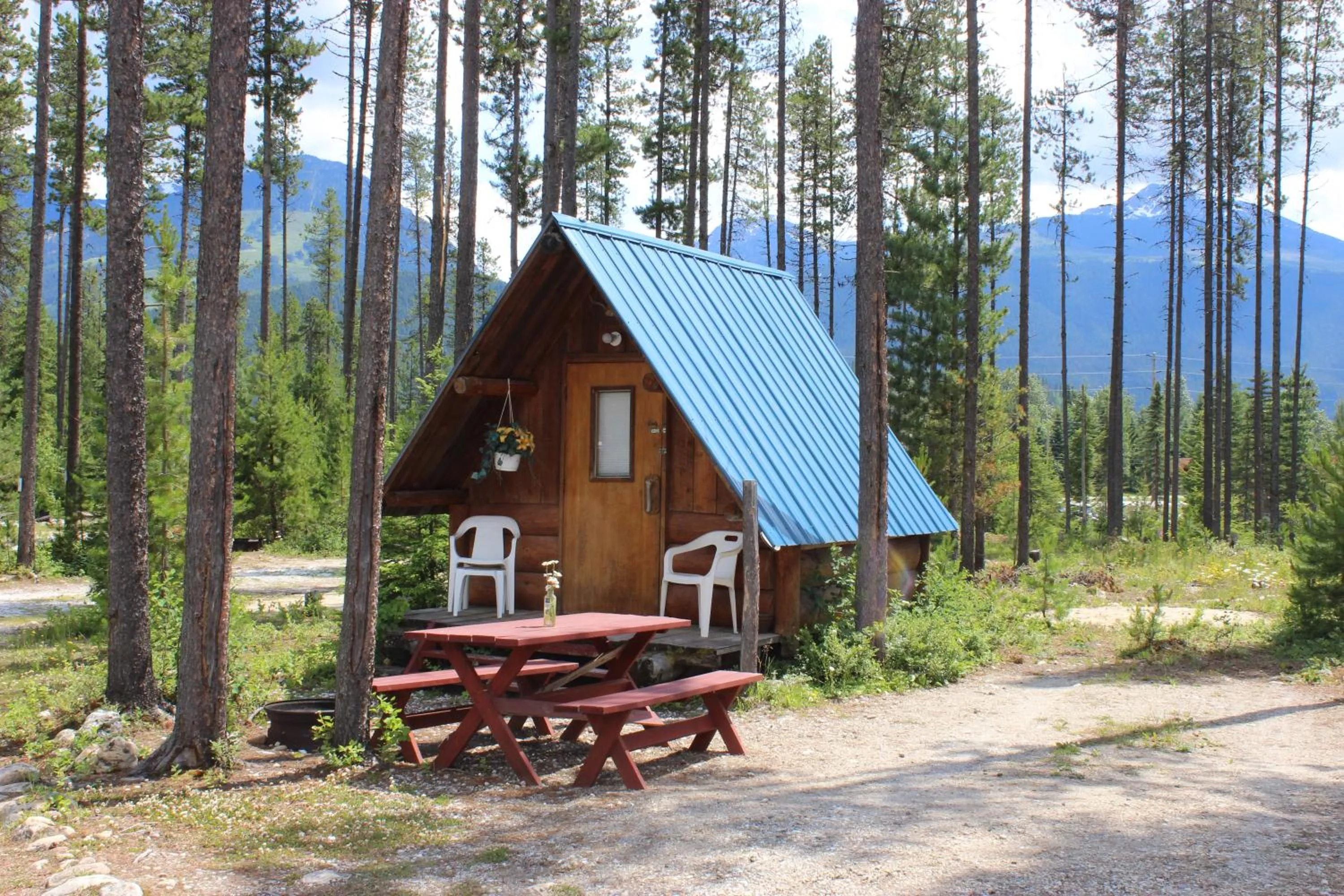 Blue River Campgrounds & Cabin-public washroom
