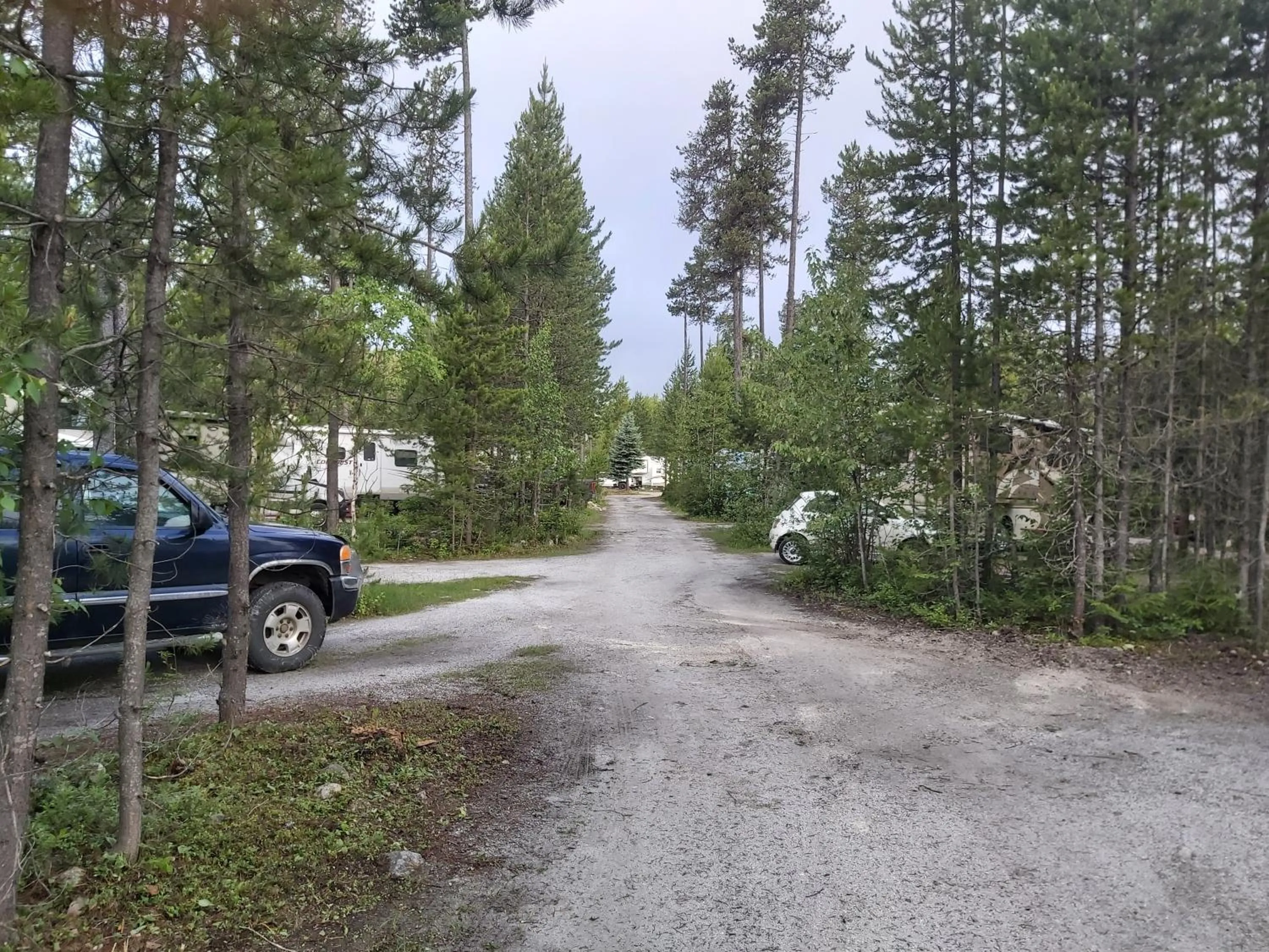 Blue River Campgrounds & Cabin-public washroom