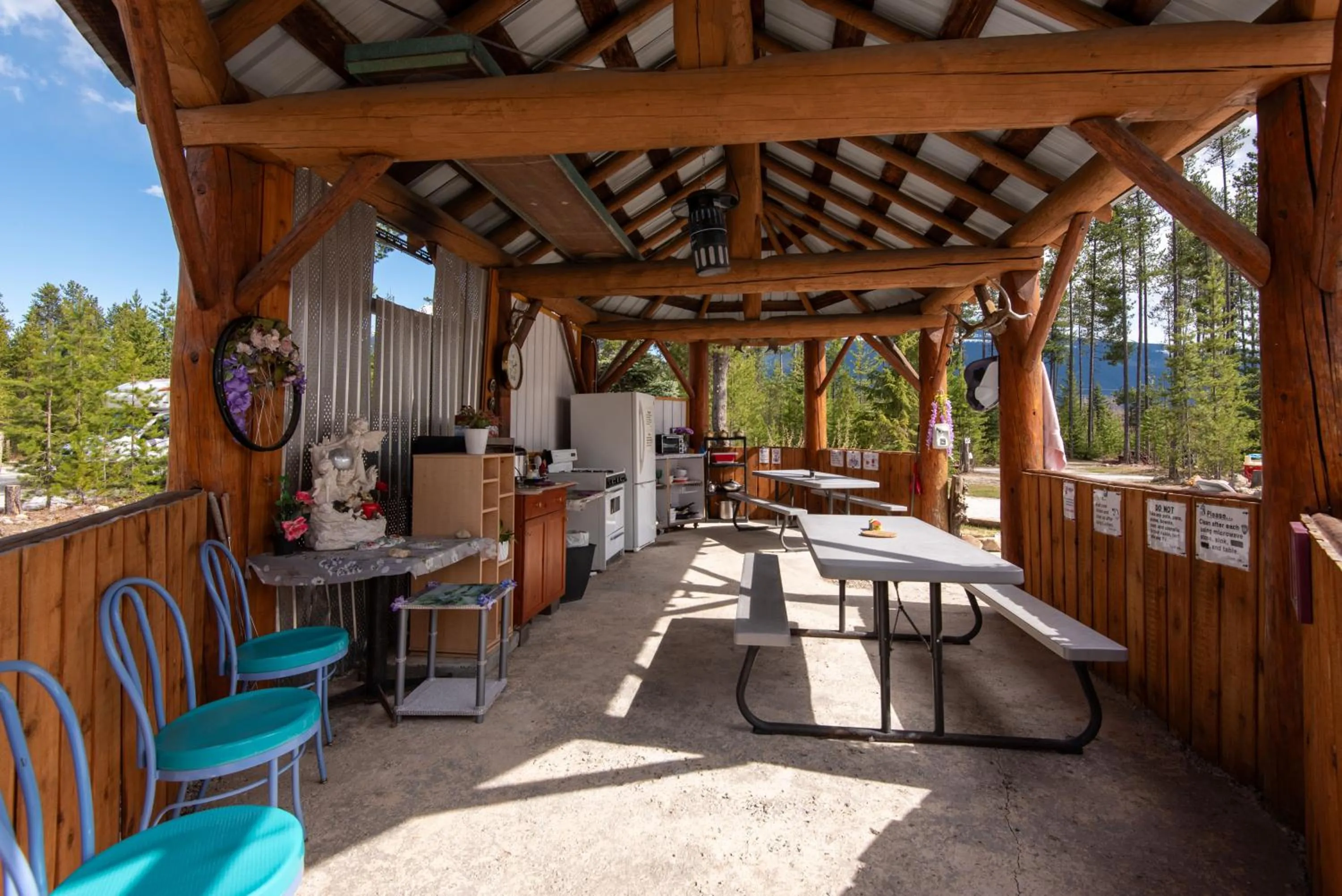 Blue River Campgrounds & Cabin-public washroom