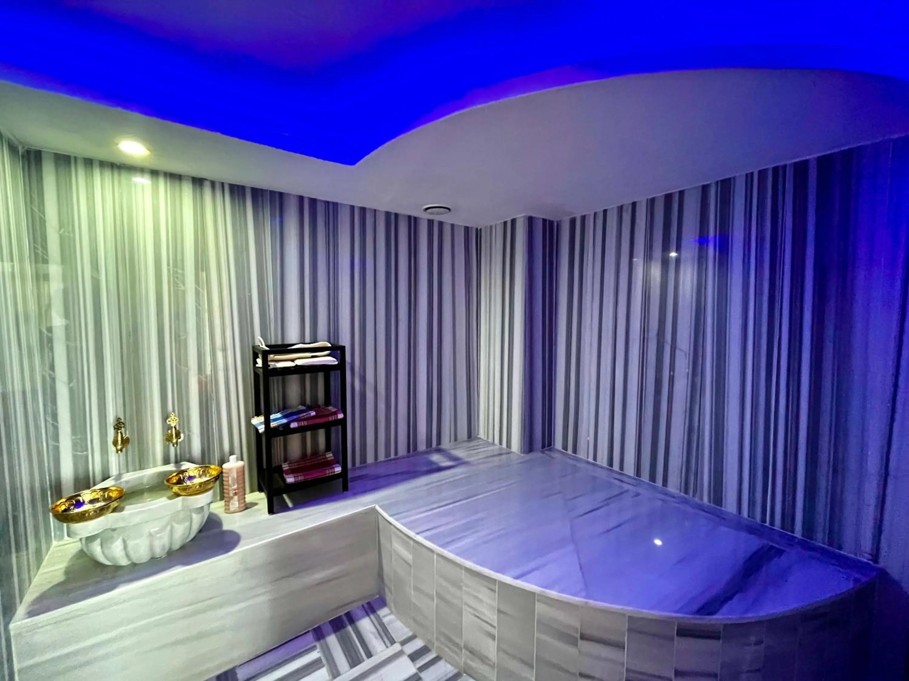 Bed in SABİHA GOKCEN İSTANBUL HOUSES Airport