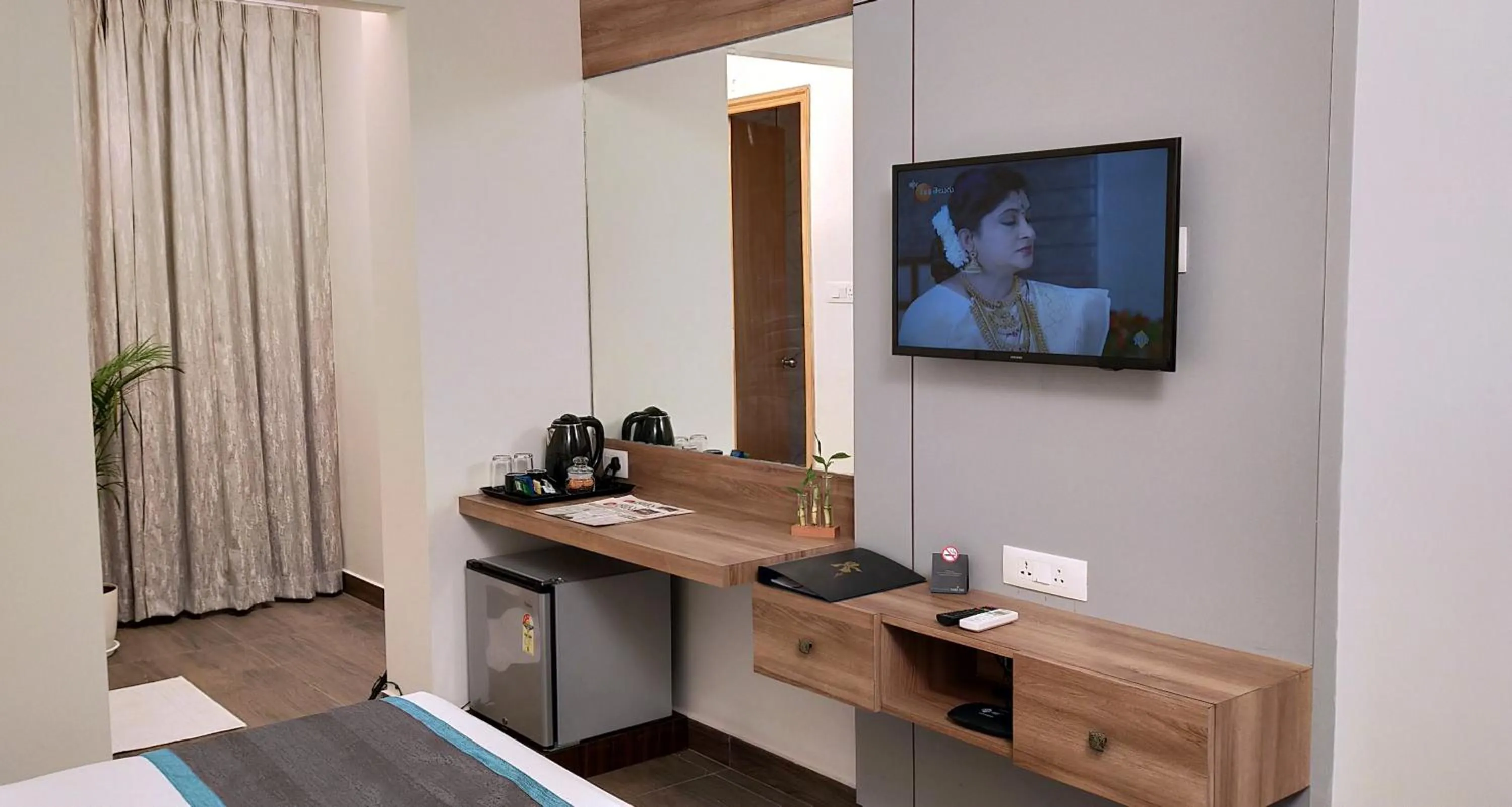 TV and multimedia in PARK IRIS HOTELS, MG Road