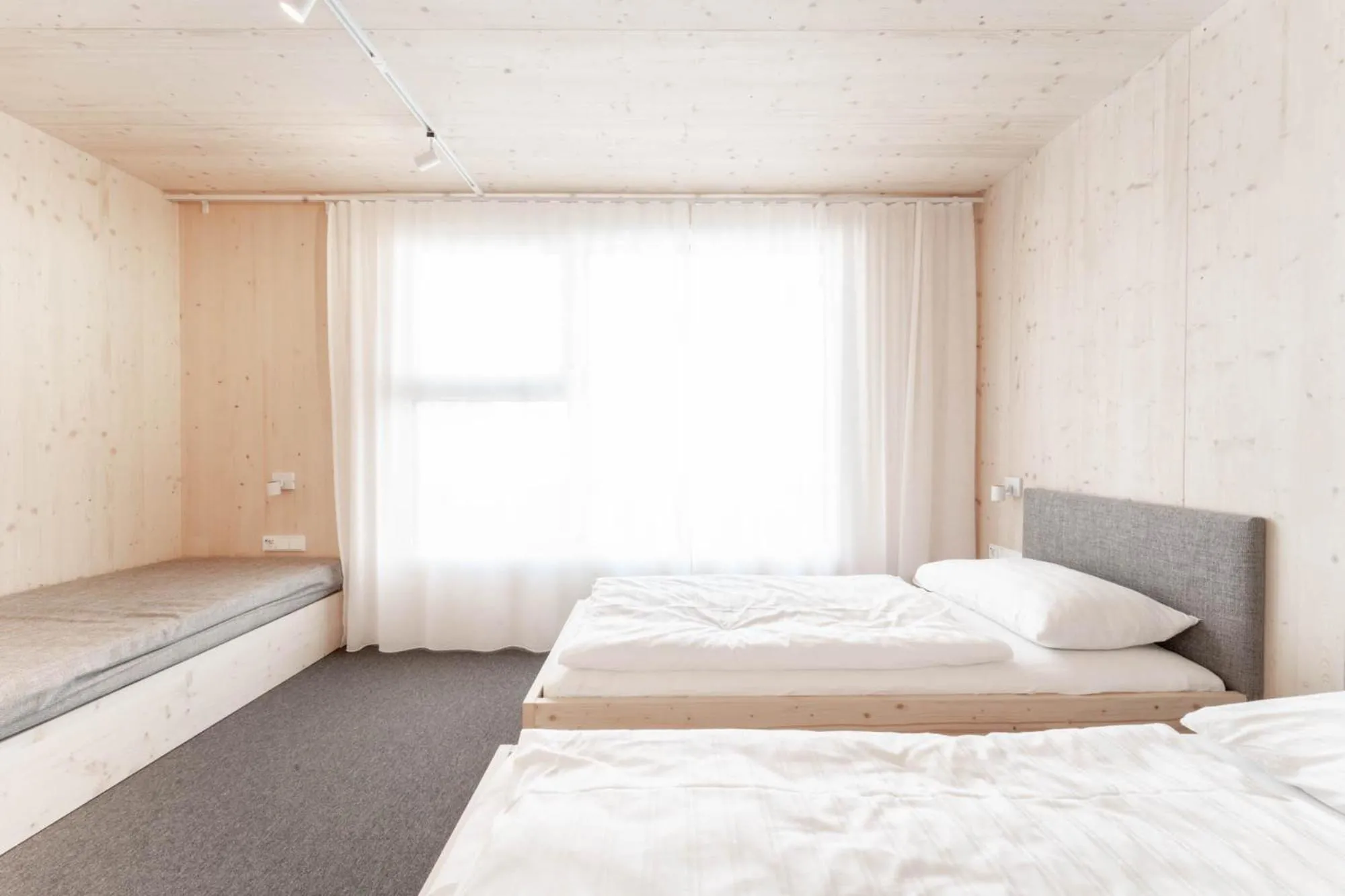 Karlingerhaus Hotel Hostel Home