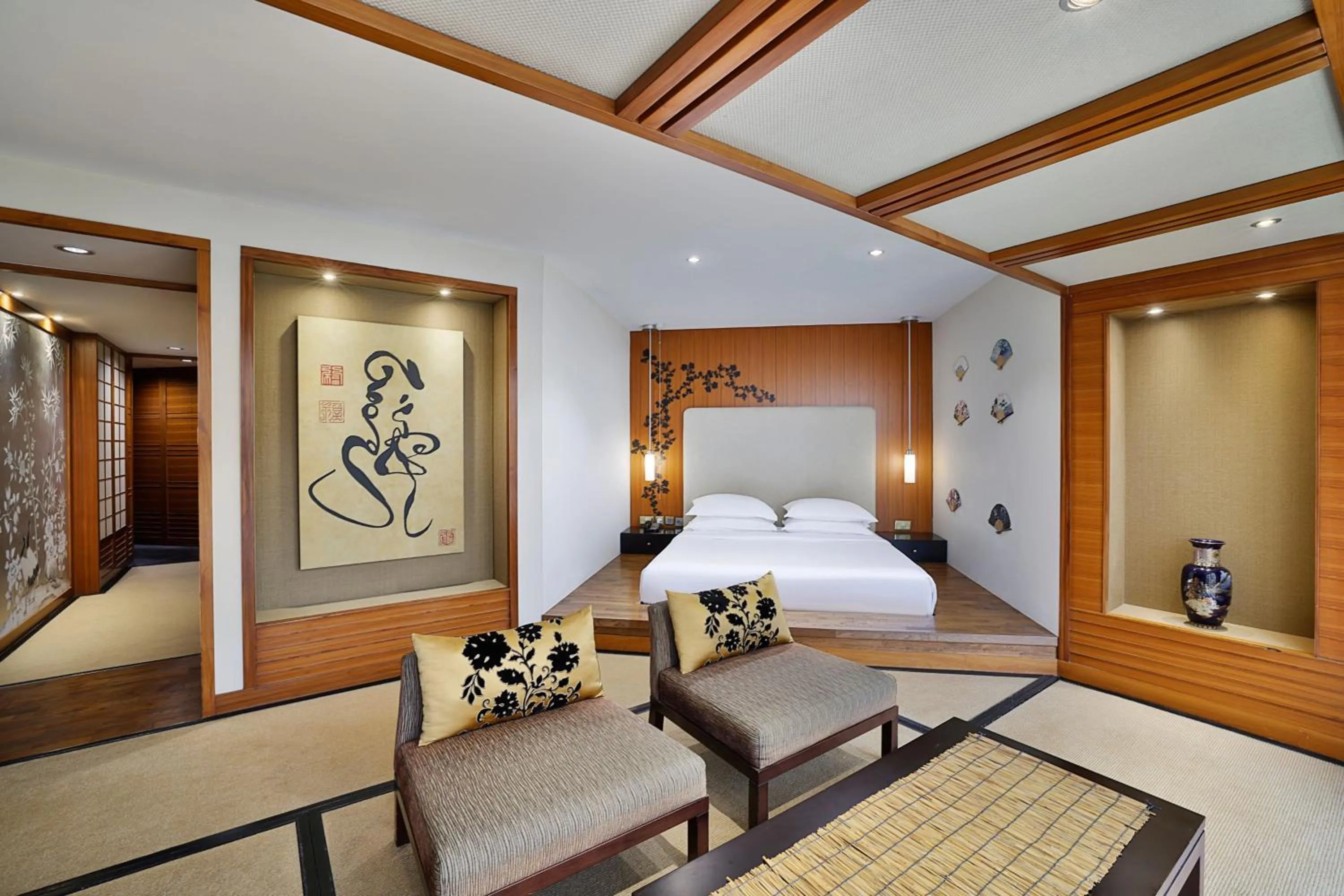 Photo of the whole room, Bed in Sheraton Dubai Creek Hotel & Towers