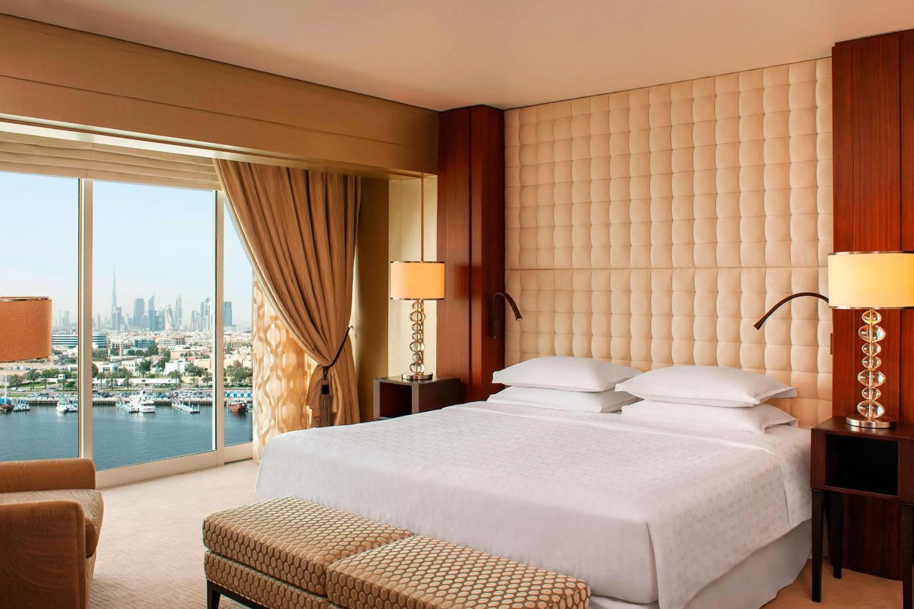 Bedroom, Bed in Sheraton Dubai Creek Hotel & Towers