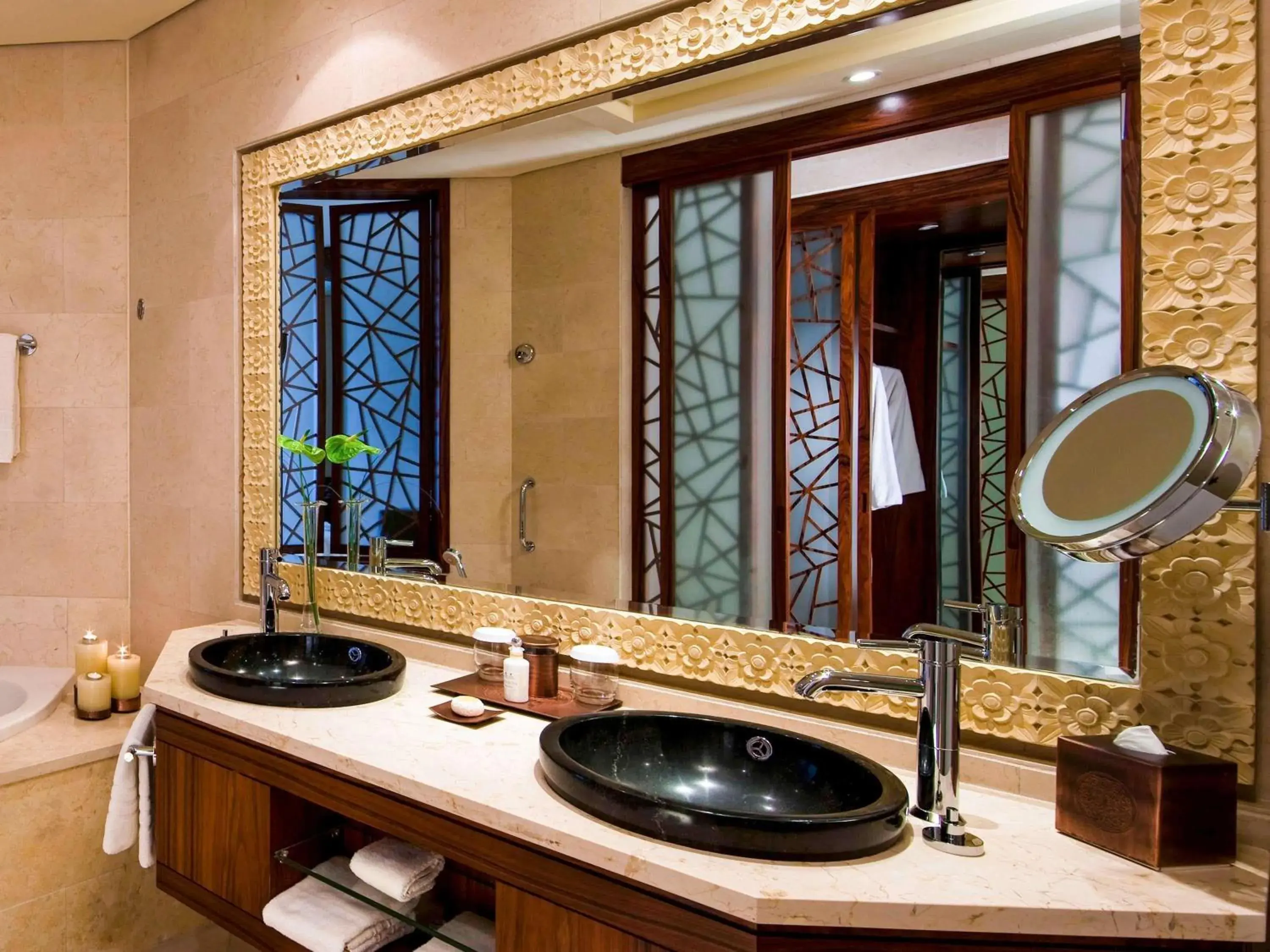 Club Twin Room in Raffles Dubai Club Twin Room in Raffles Dubai