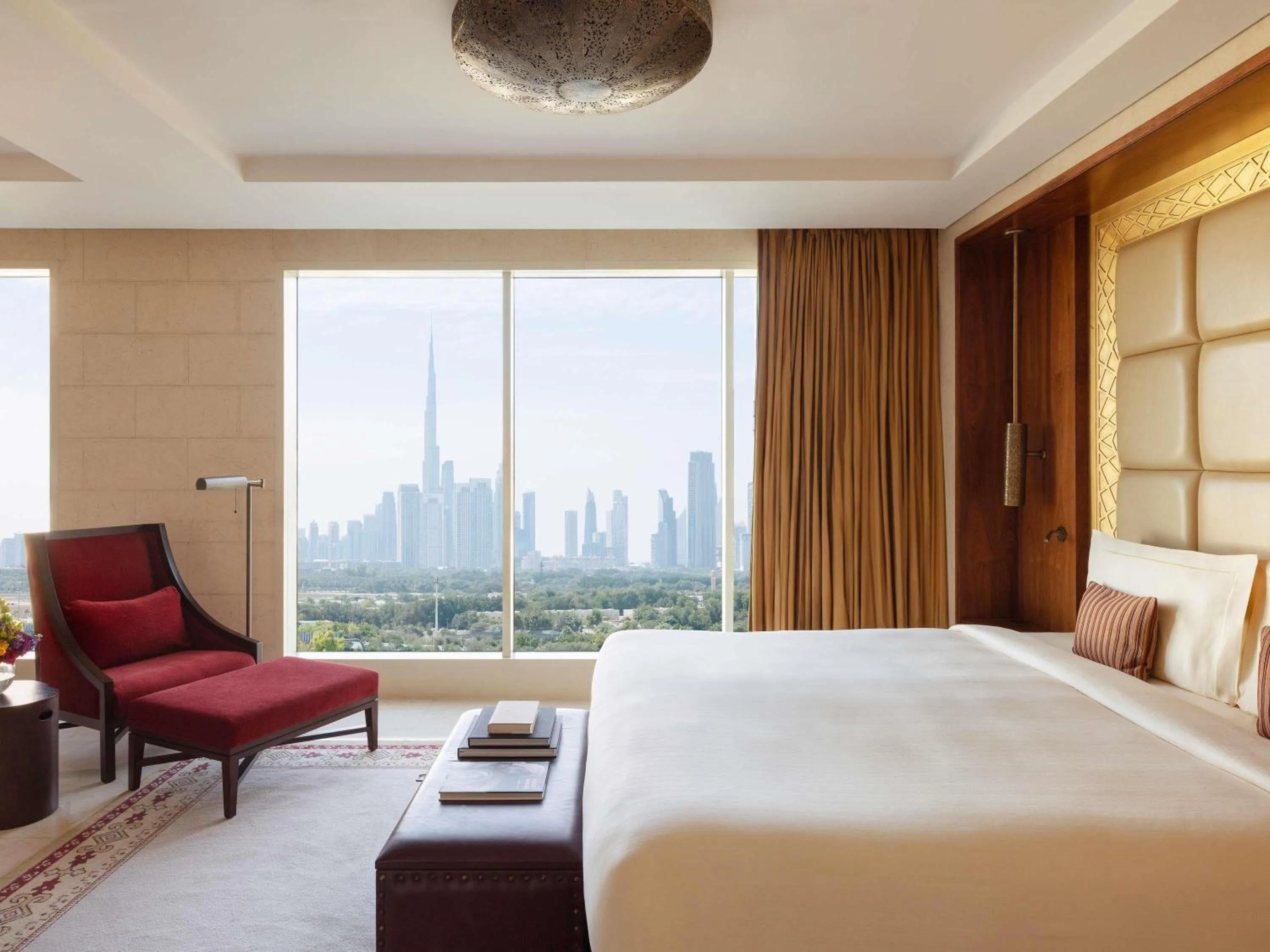 Bedroom, Bed in Raffles Dubai