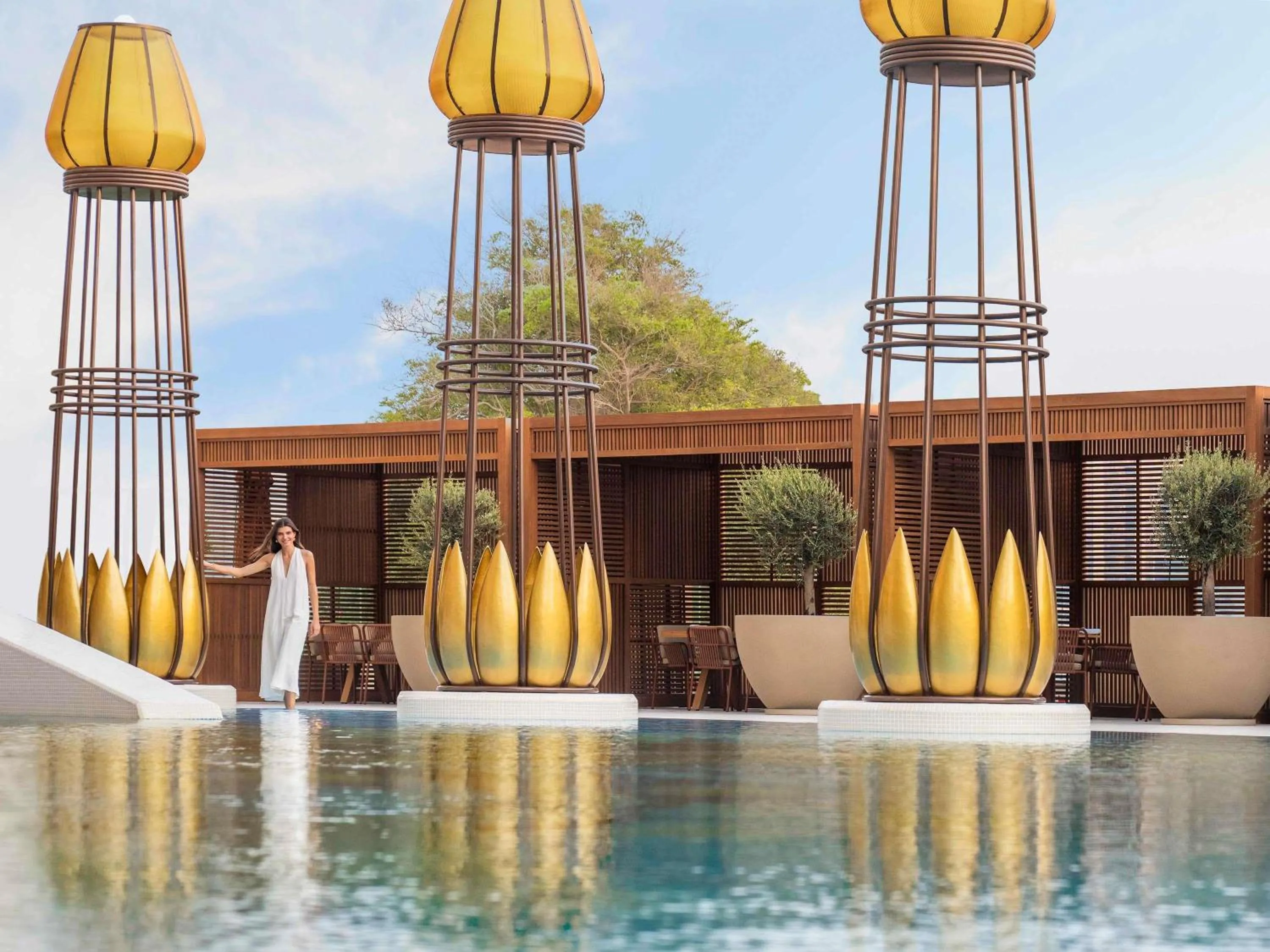 Restaurant/places to eat in Raffles Dubai