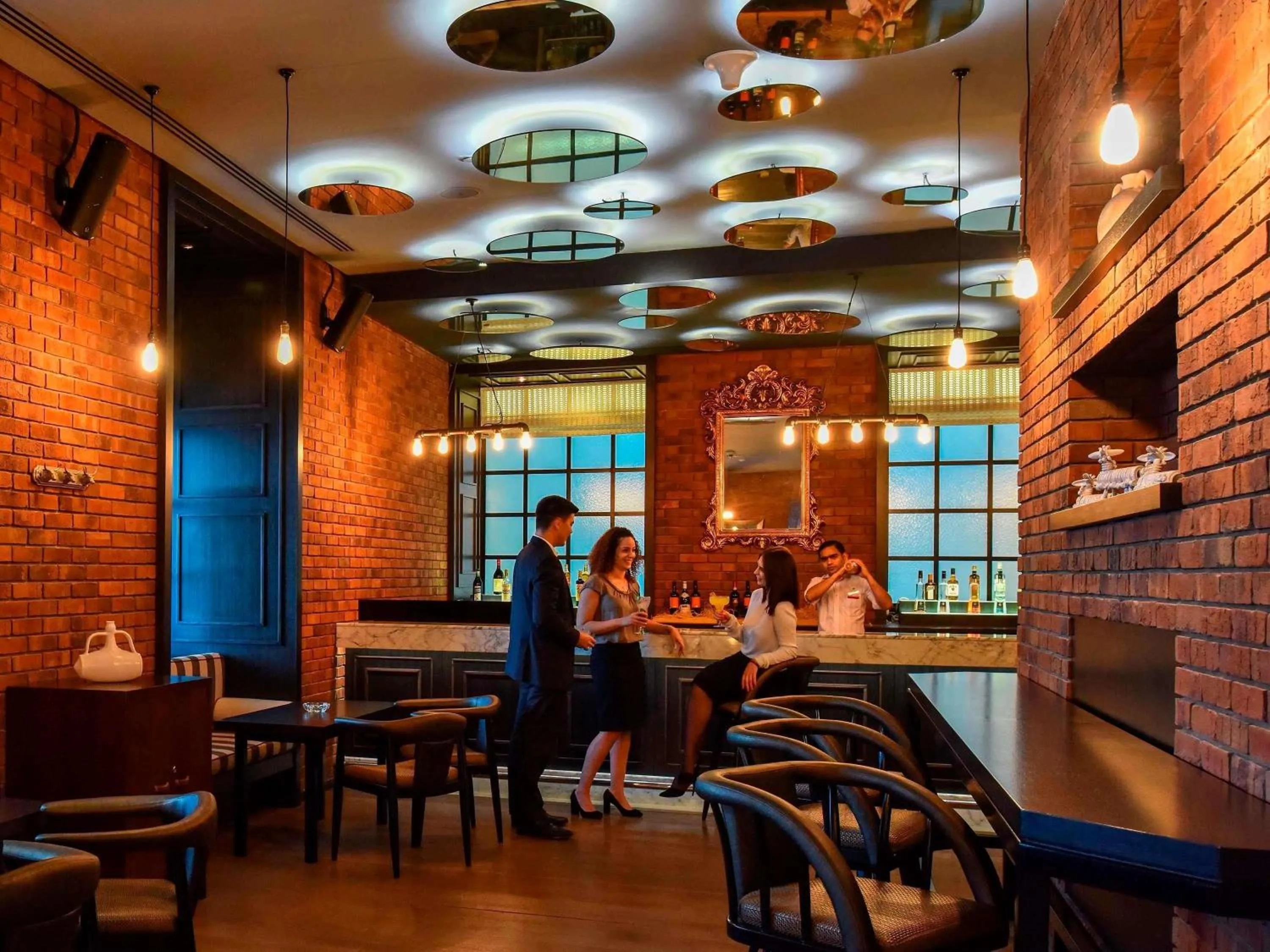 Lounge or bar in Raffles Dubai