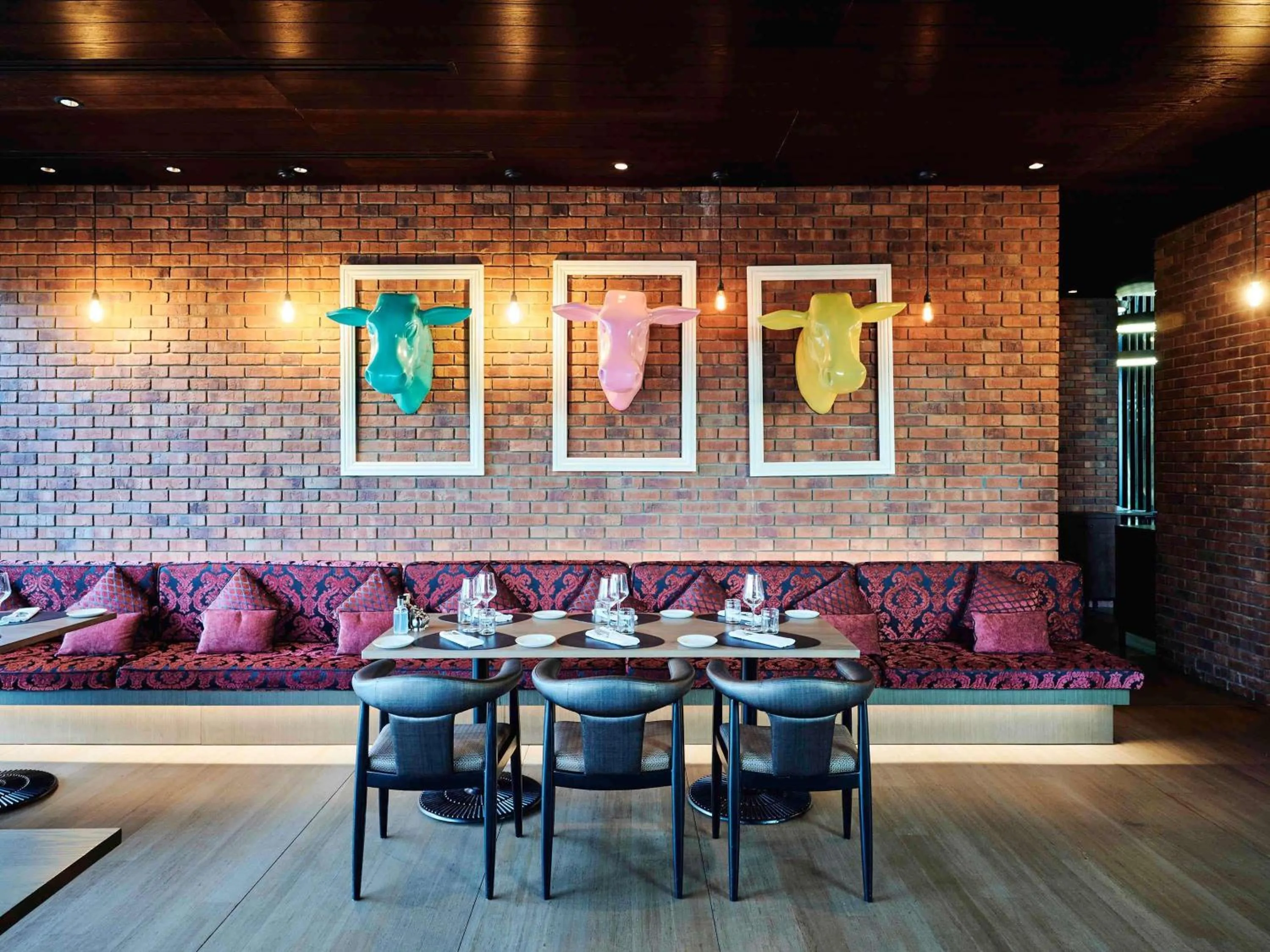 Restaurant/places to eat in Raffles Dubai