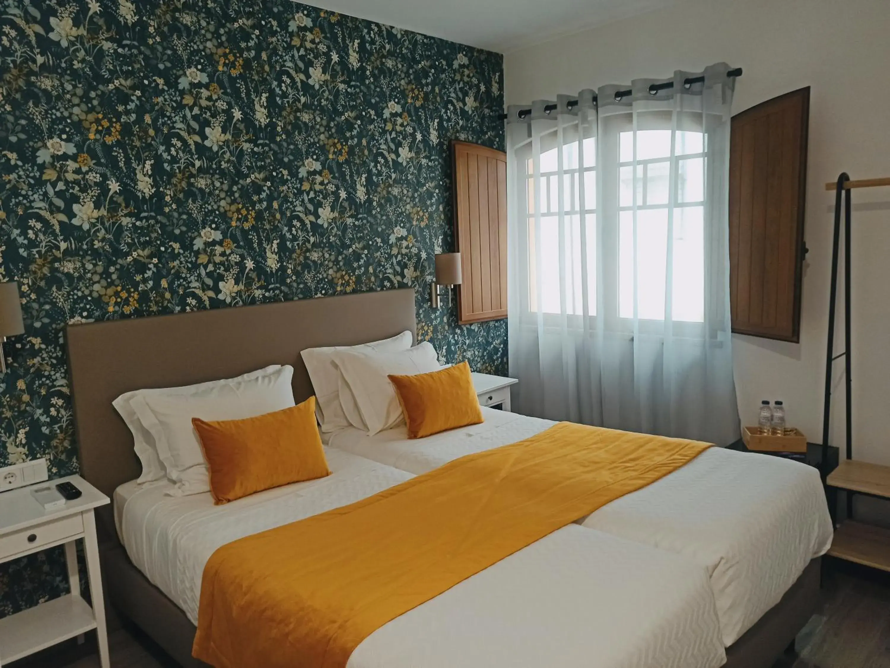 Twin Room - single occupancy in Porto D'Abrigo - Alojamento Local Twin Room - single occupancy in Porto D'Abrigo - Alojamento Local