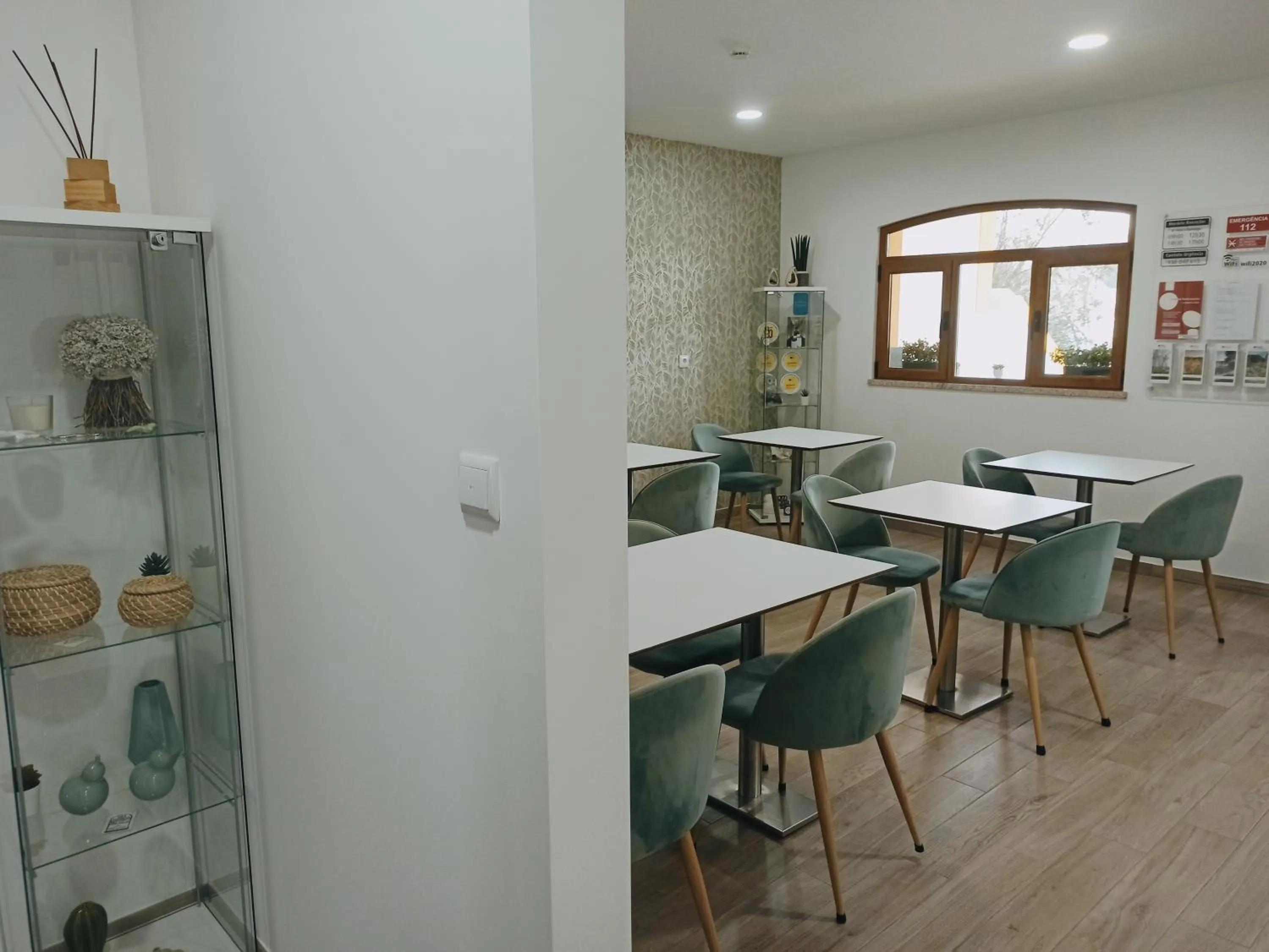 Living room in Porto D'Abrigo - Alojamento Local