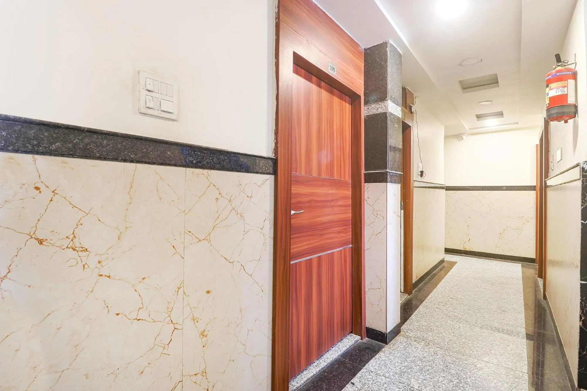 Lobby or reception in FabHotel Royal Aanandam