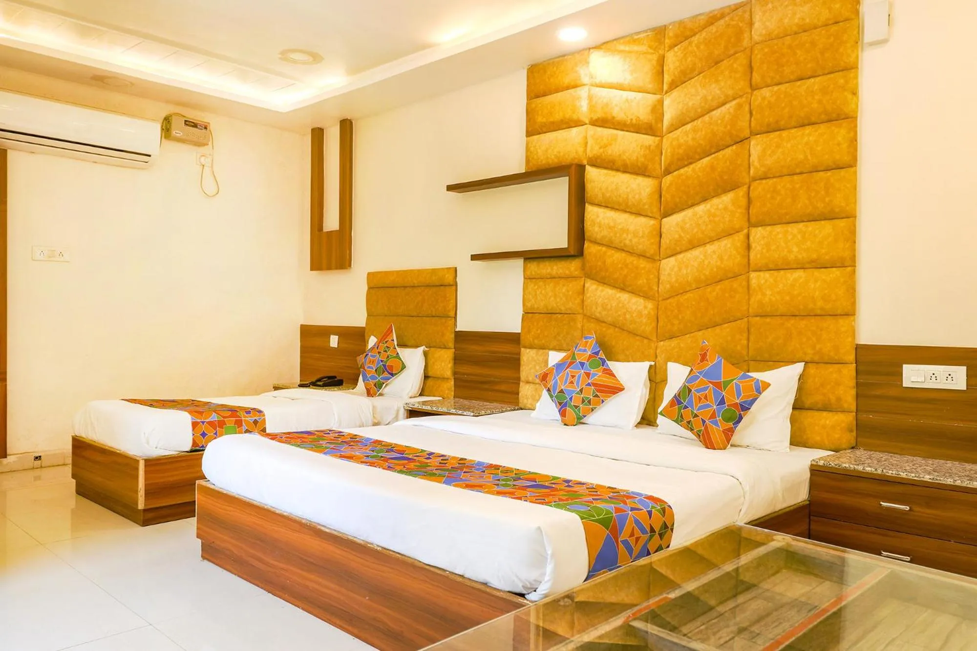 FabHotel Royal Aanandam