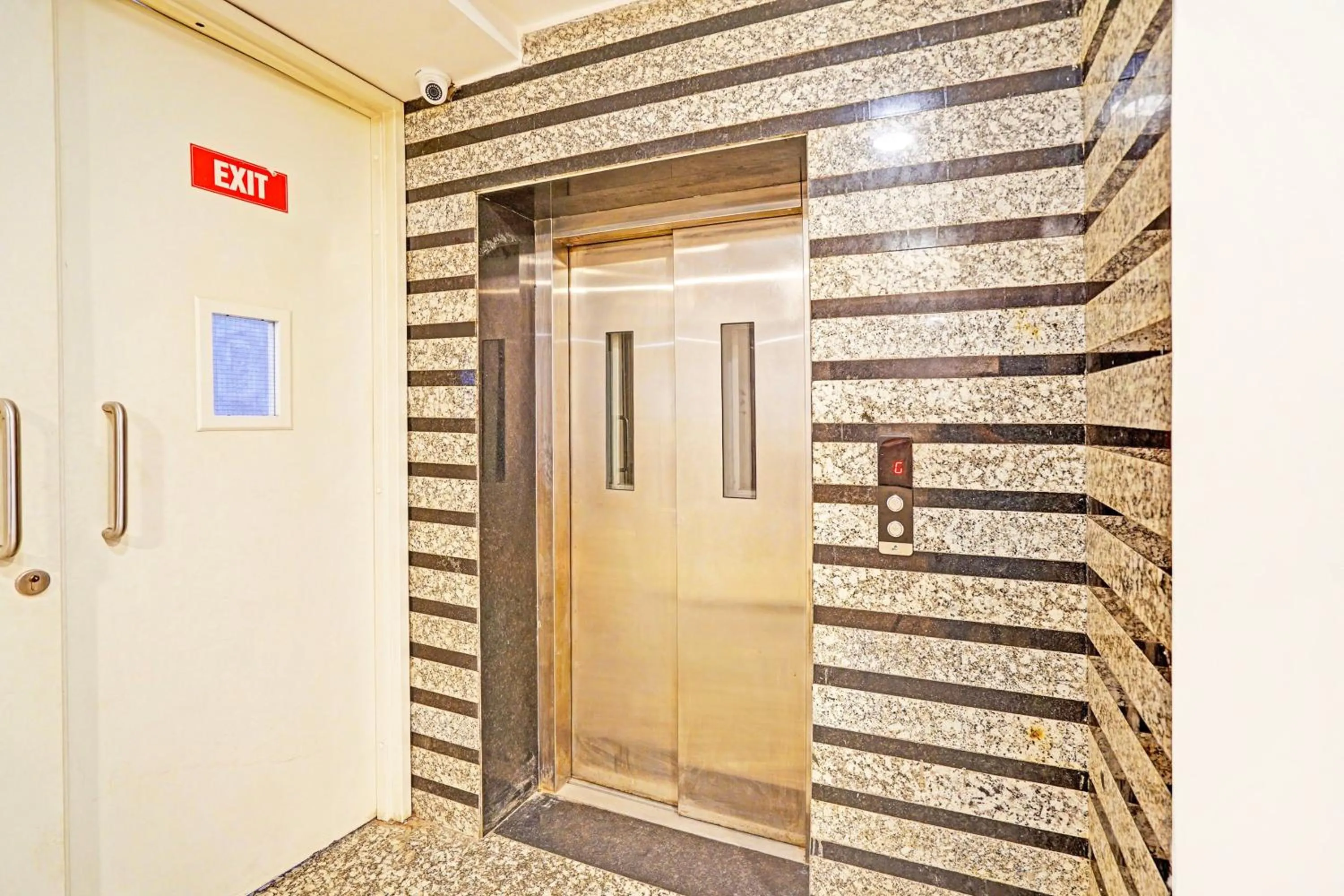 Lobby or reception in Super Collection O Tilak Nagar Near Pacific Mall