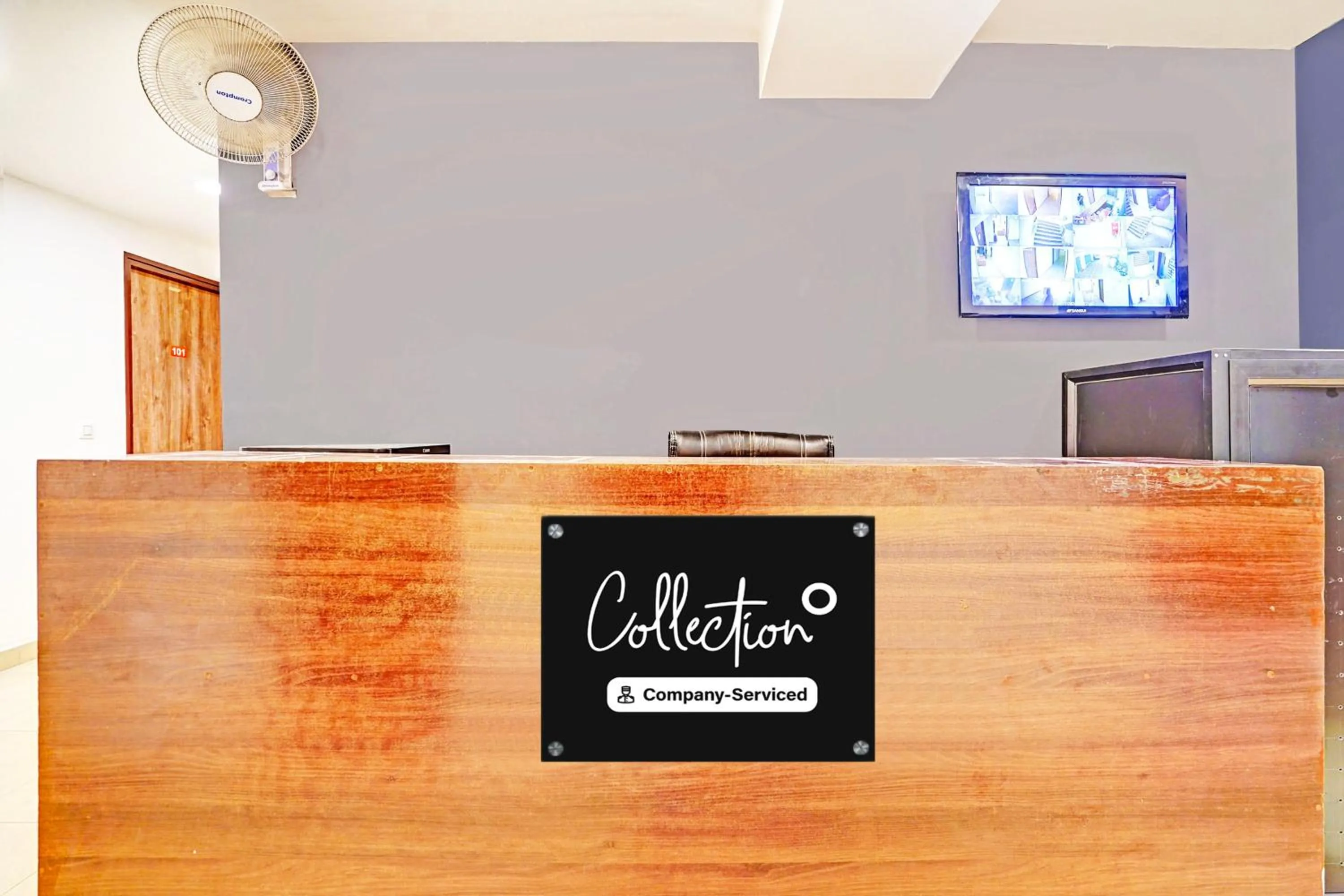 Lobby or reception in Super Collection O Tilak Nagar Near Pacific Mall