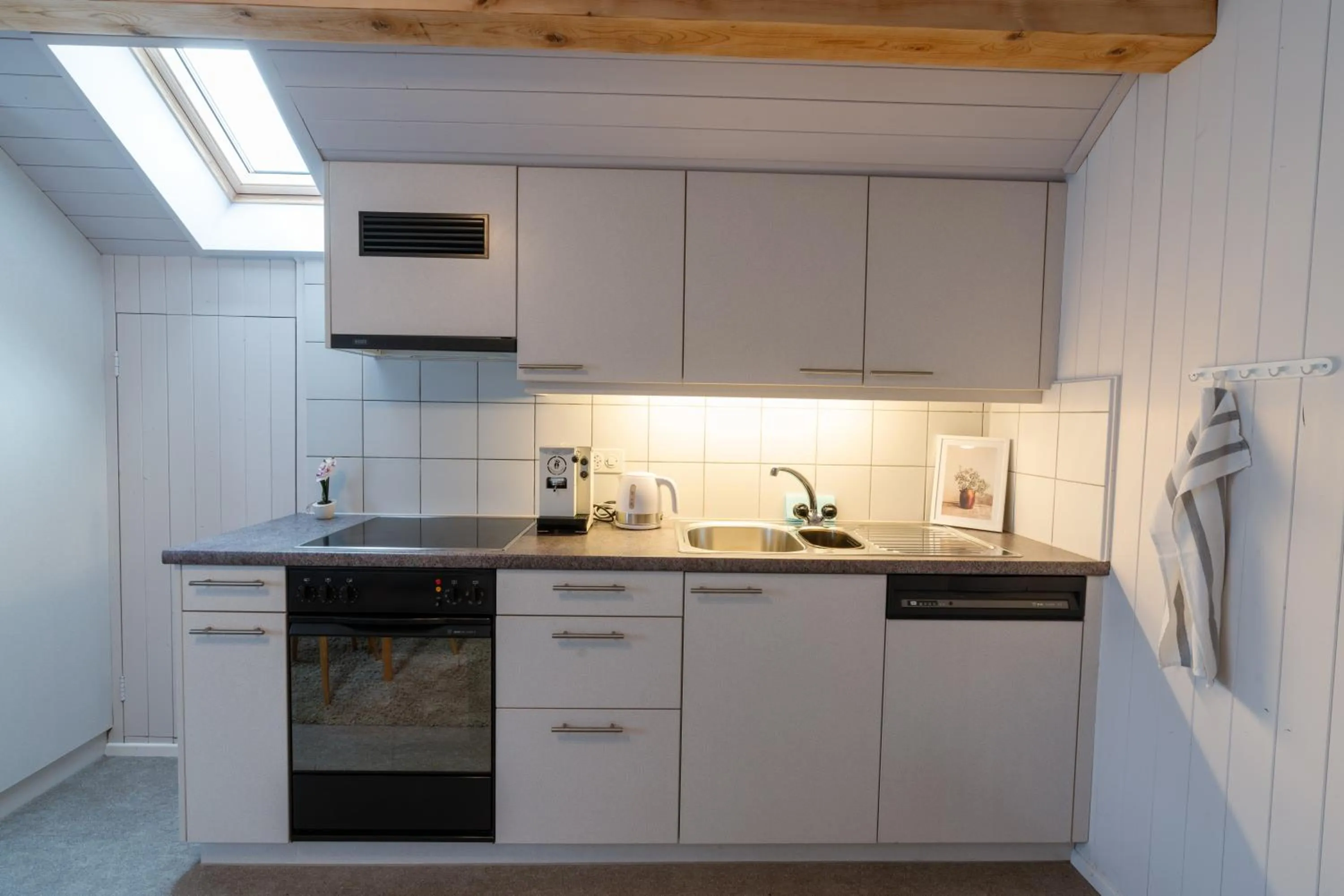 Kitchen or kitchenette in la belle vue Boutique Hotel & Café