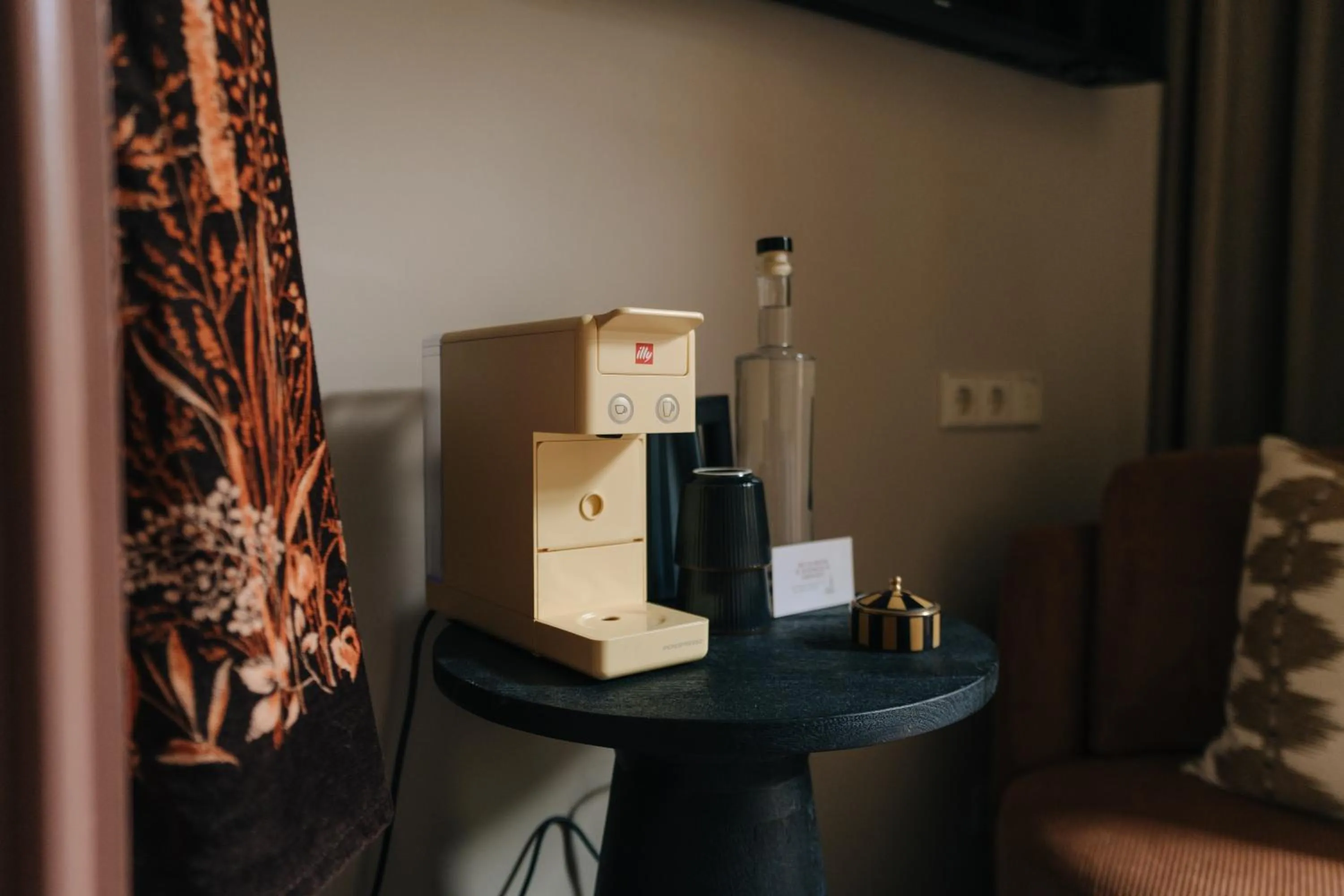 Coffee/tea facilities in Hotel Omega