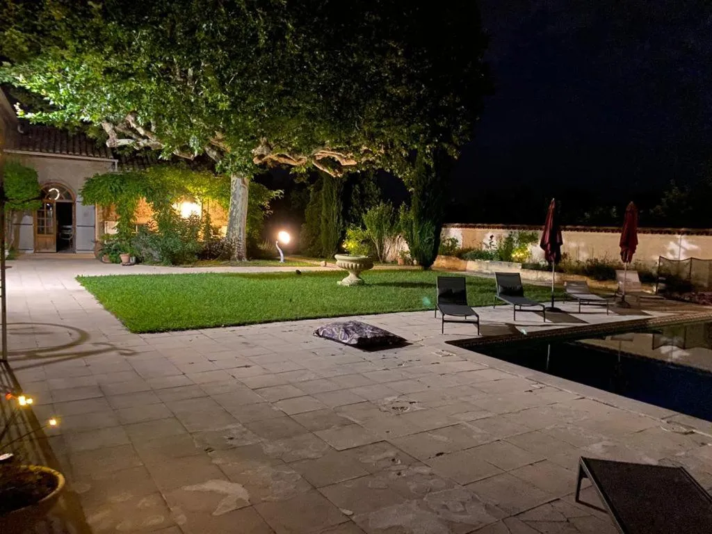 Garden in LE MAS DES FLANERAIES