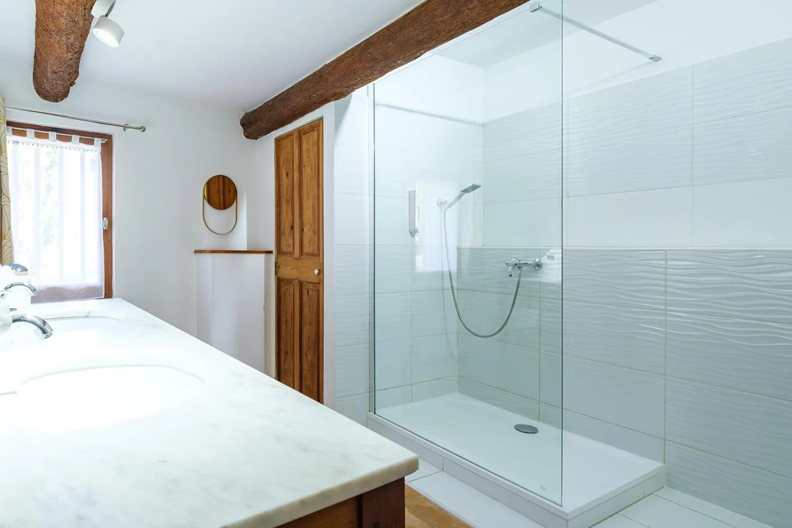 Bathroom in LE MAS DES FLANERAIES