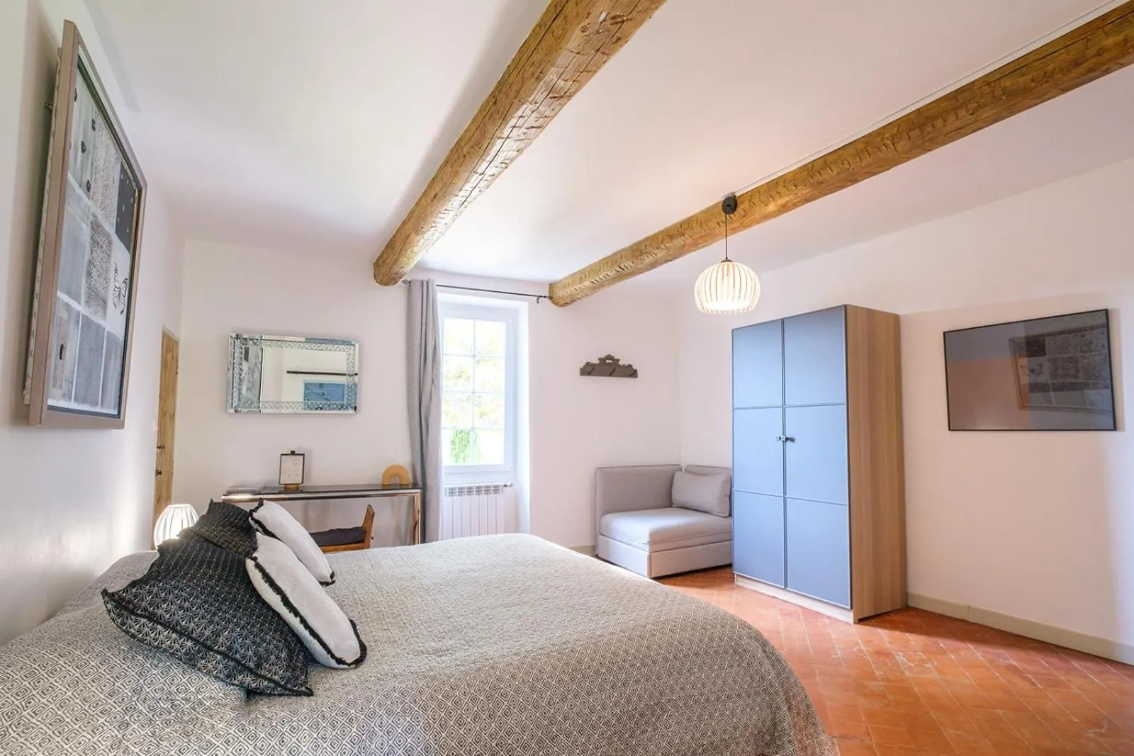 Bed in LE MAS DES FLANERAIES