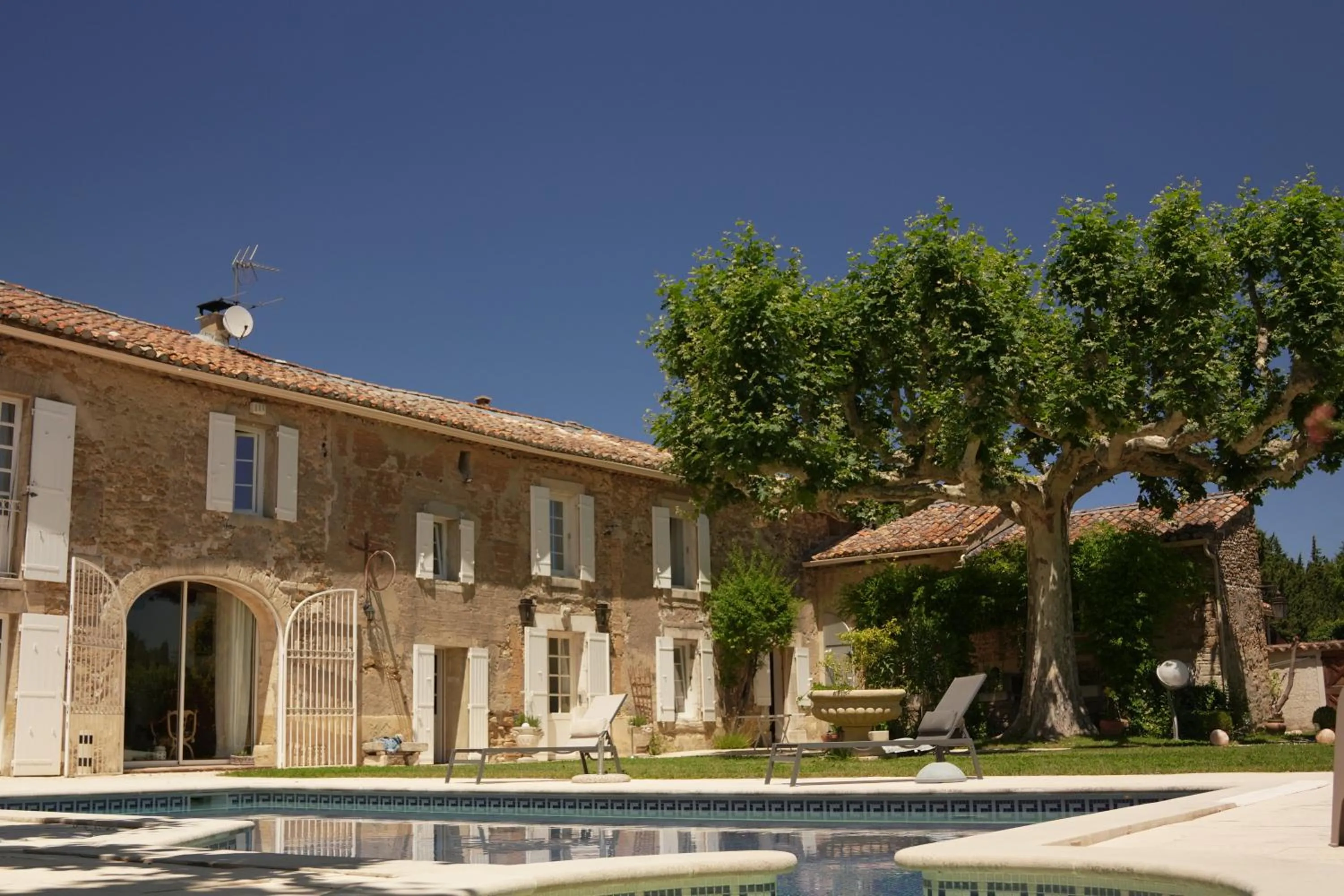 Property building in LE MAS DES FLANERAIES